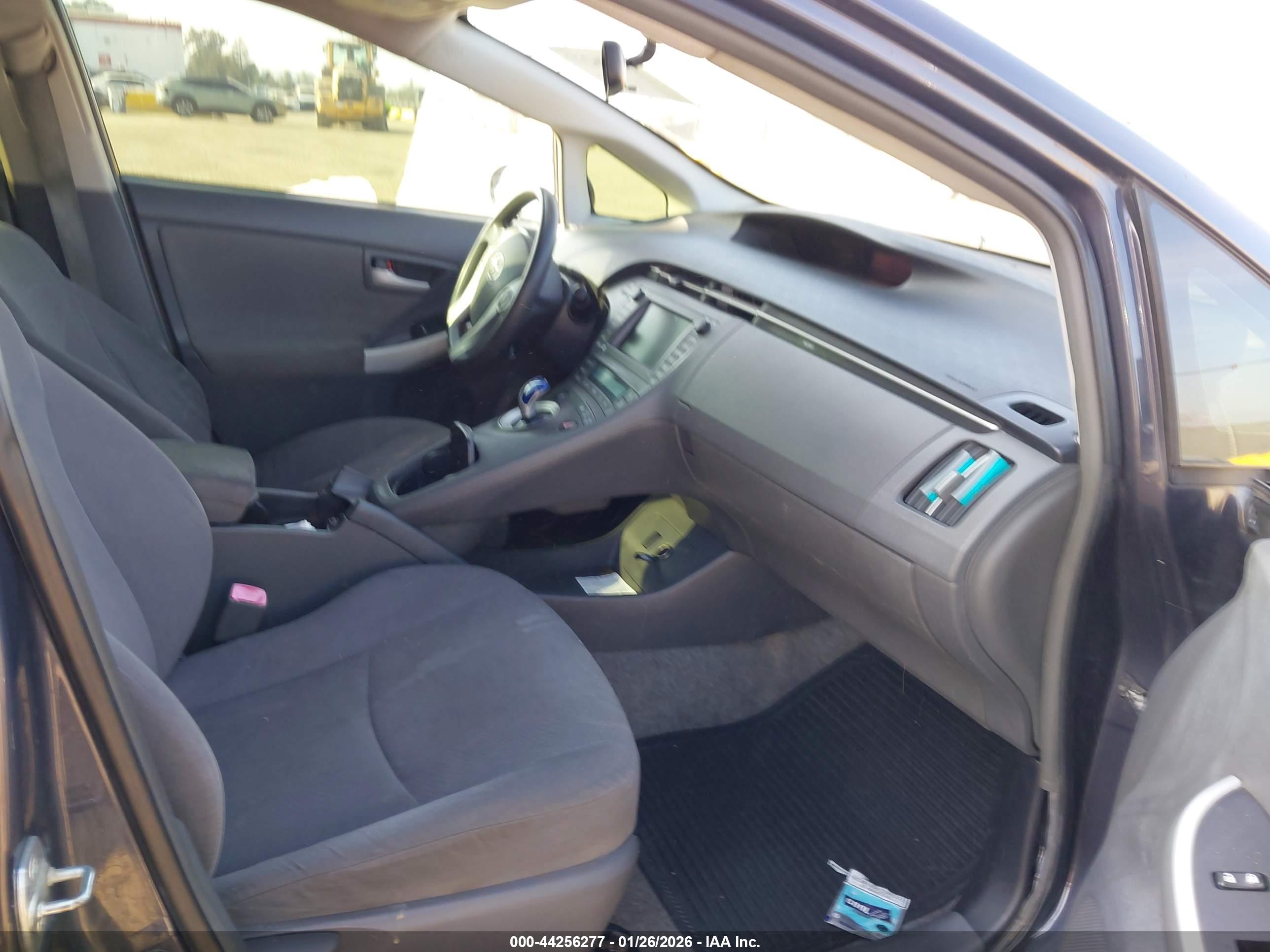 TOYOTA PRIUS image 5