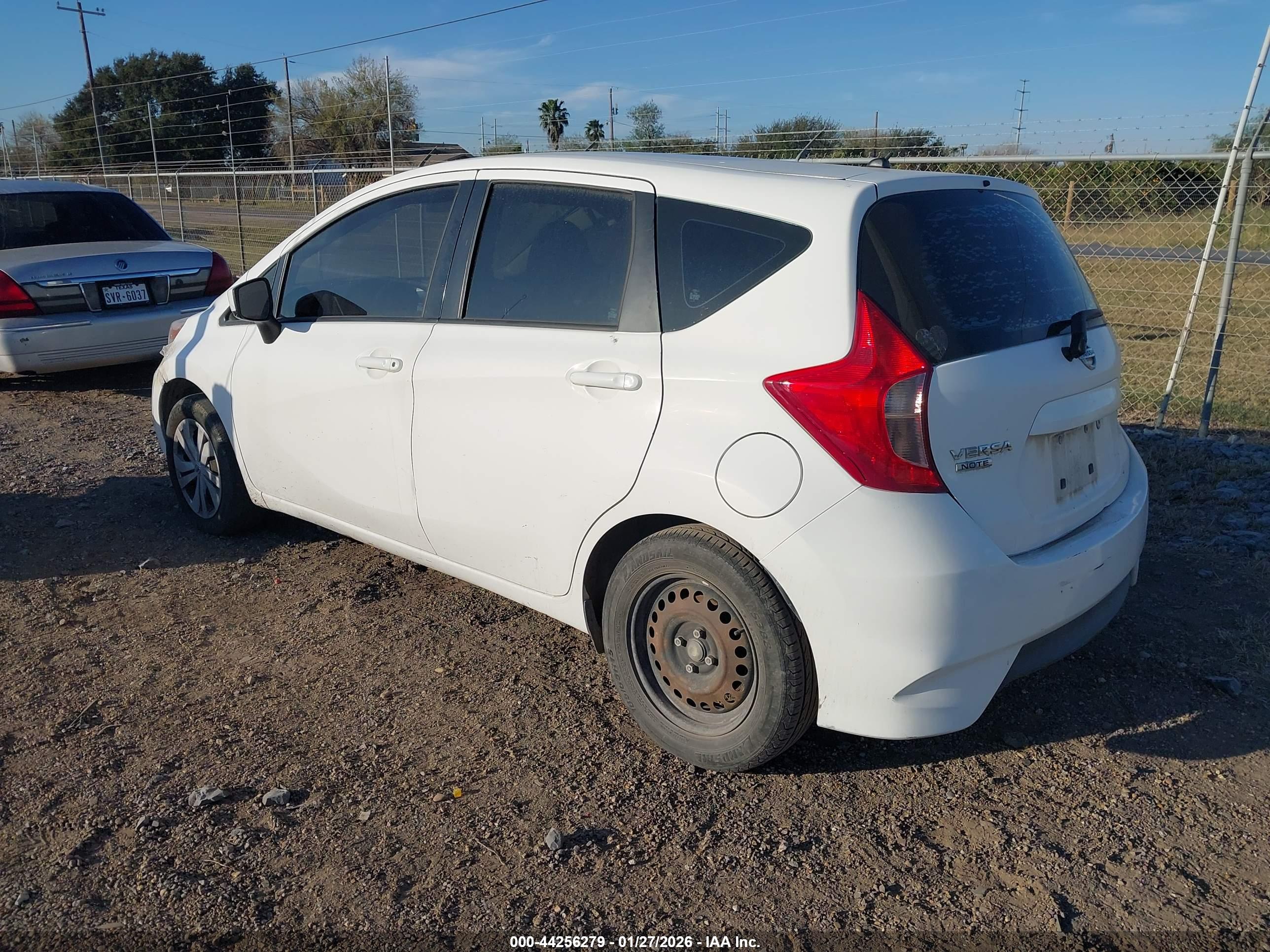 NISSAN VERSA image 3