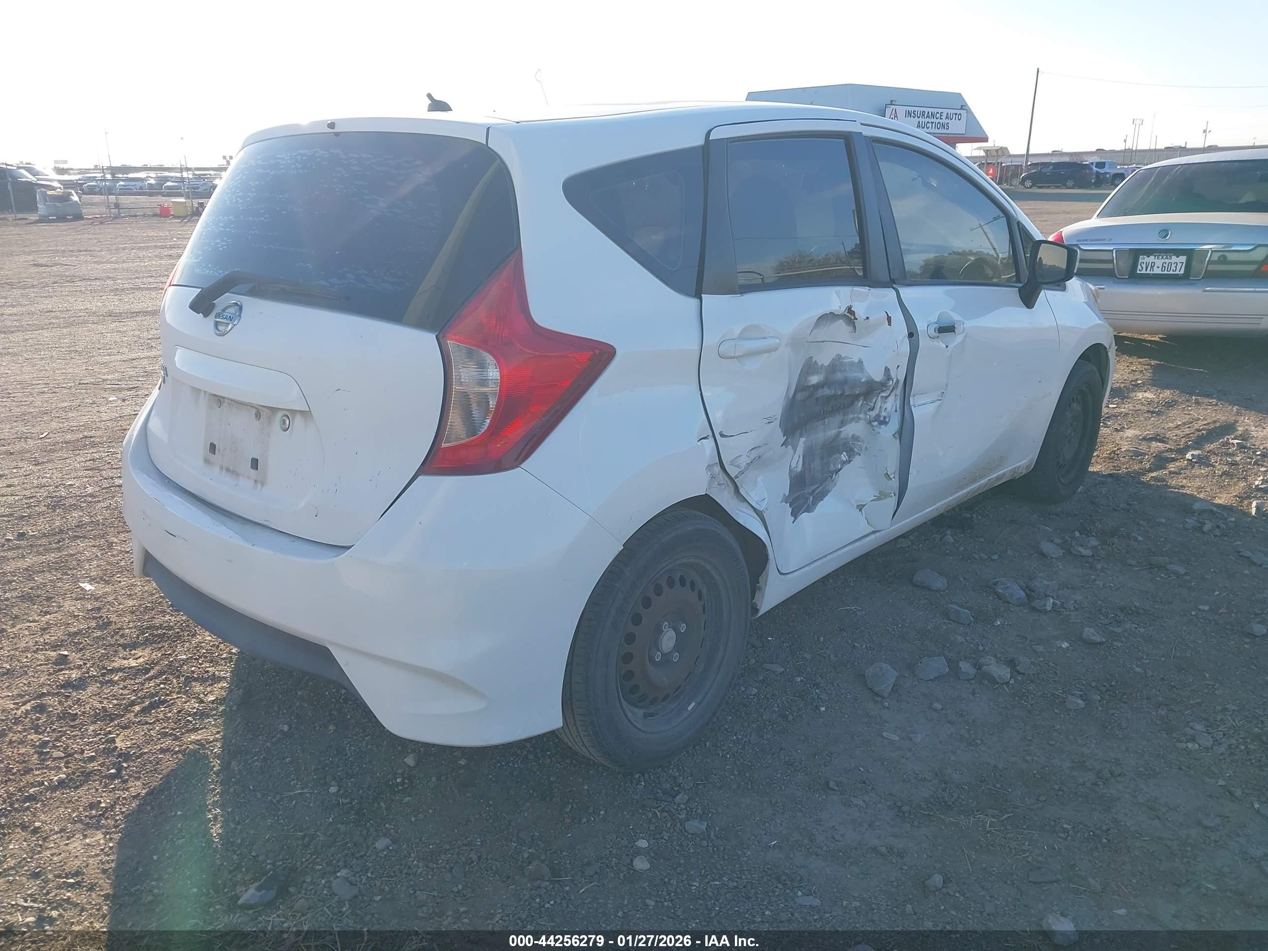 NISSAN VERSA image 4