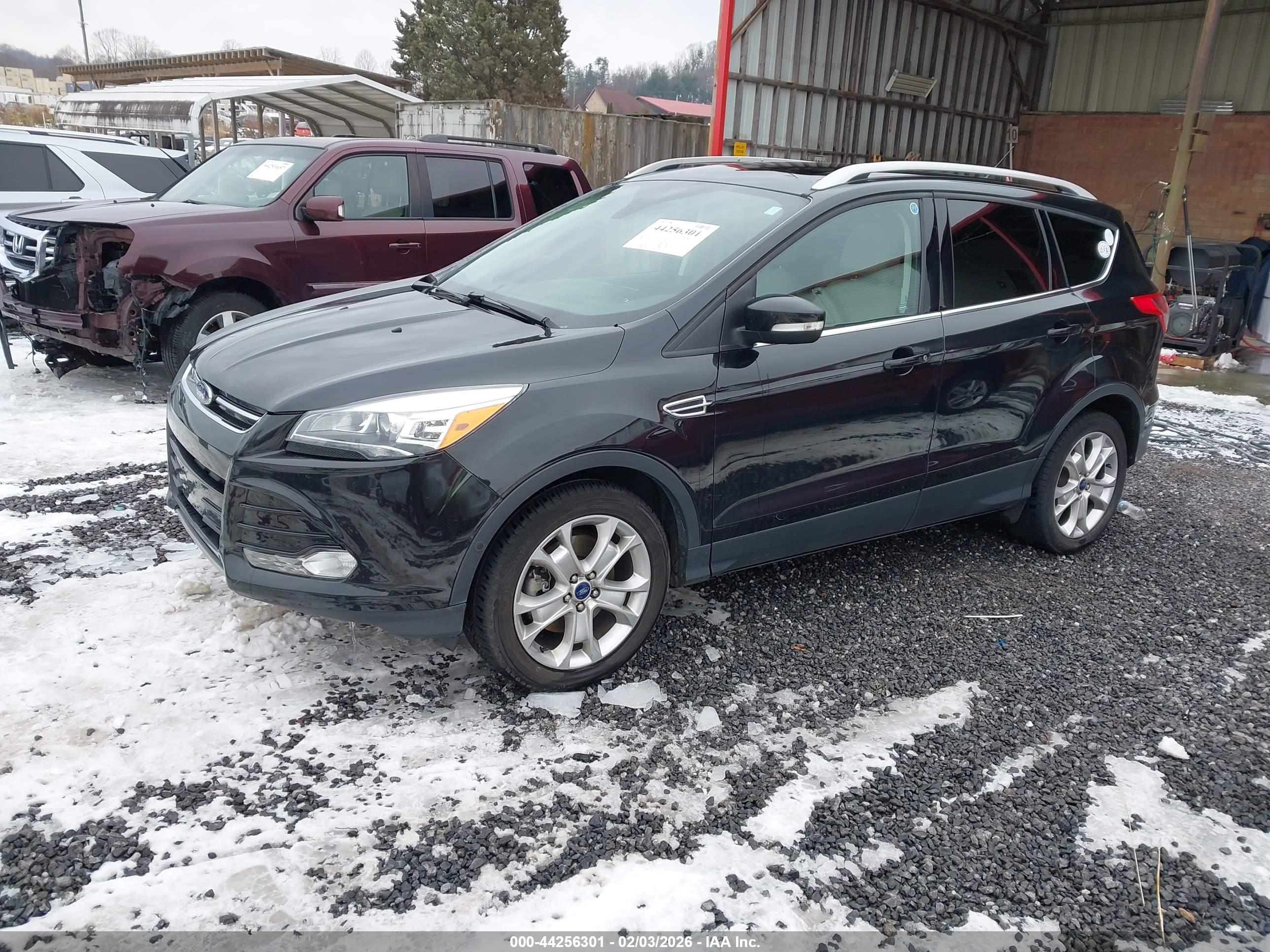 FORD ESCAPE image 2