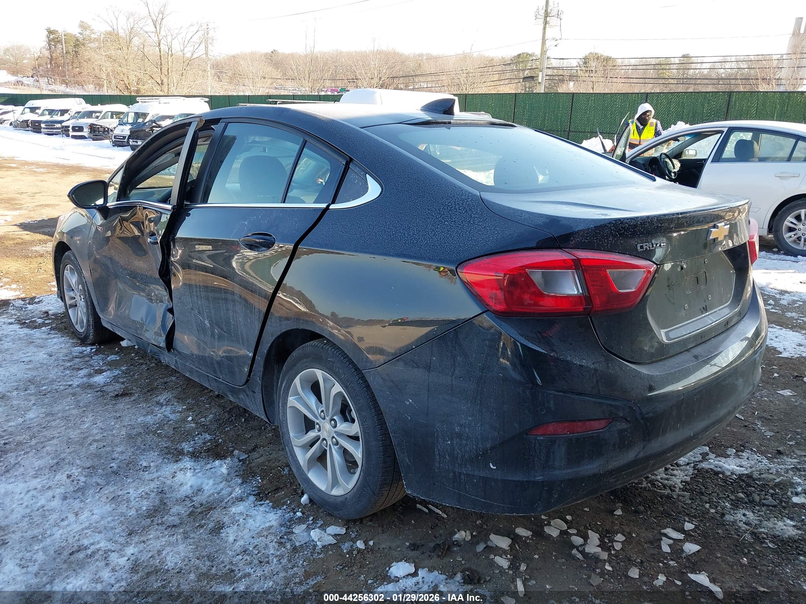 CHEVROLET CRUZE image 3