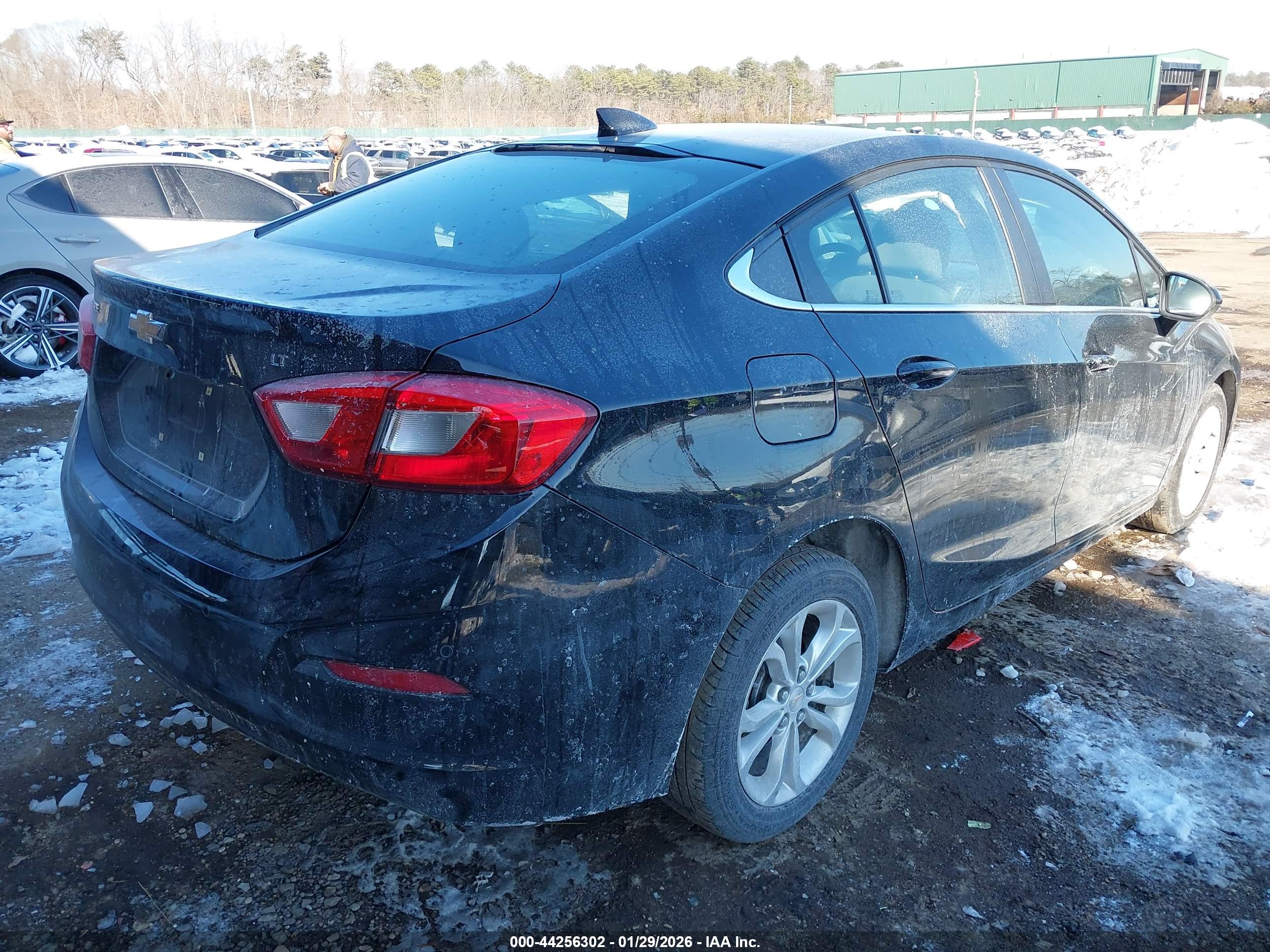 CHEVROLET CRUZE image 4