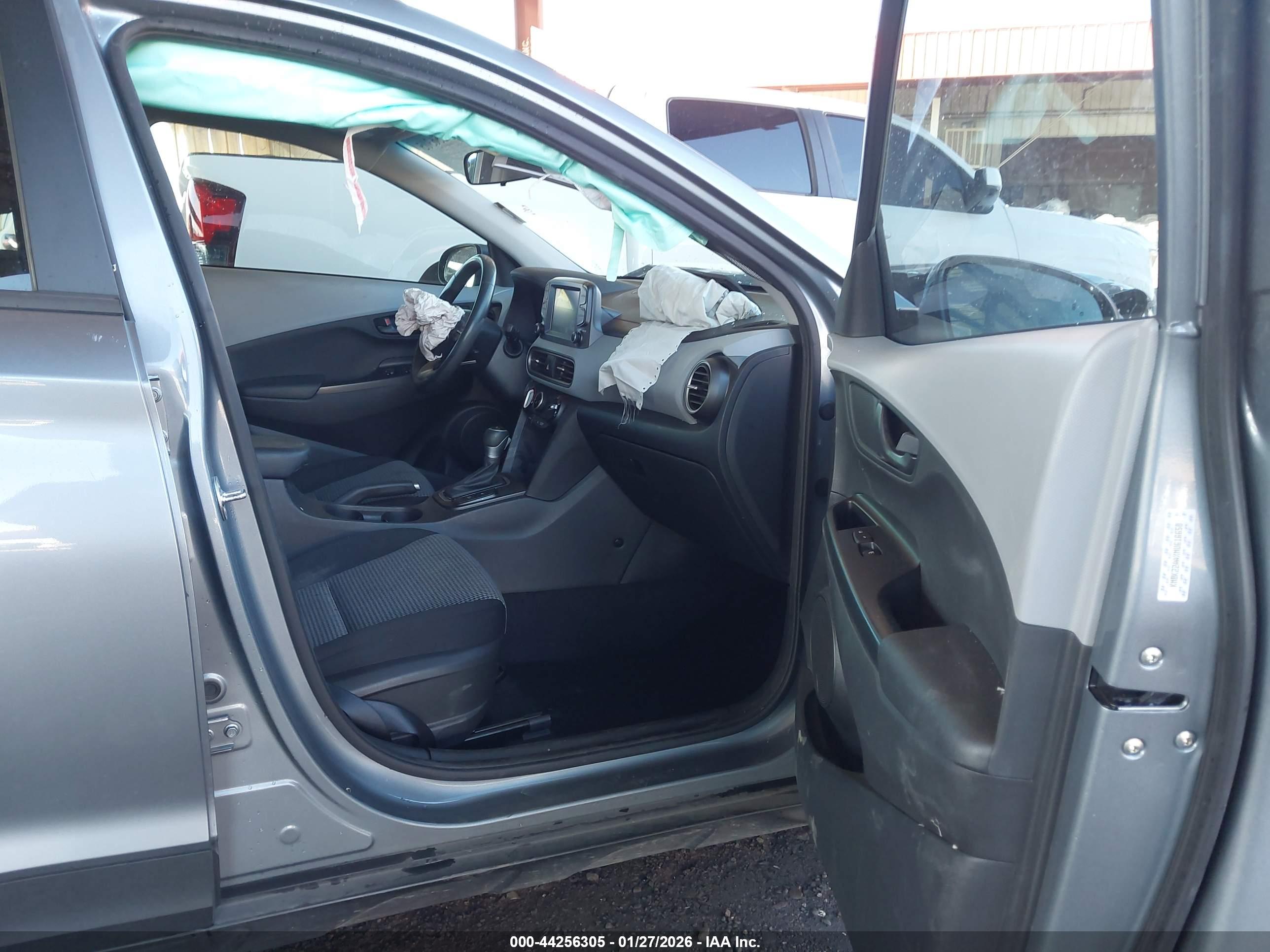 HYUNDAI KONA image 5