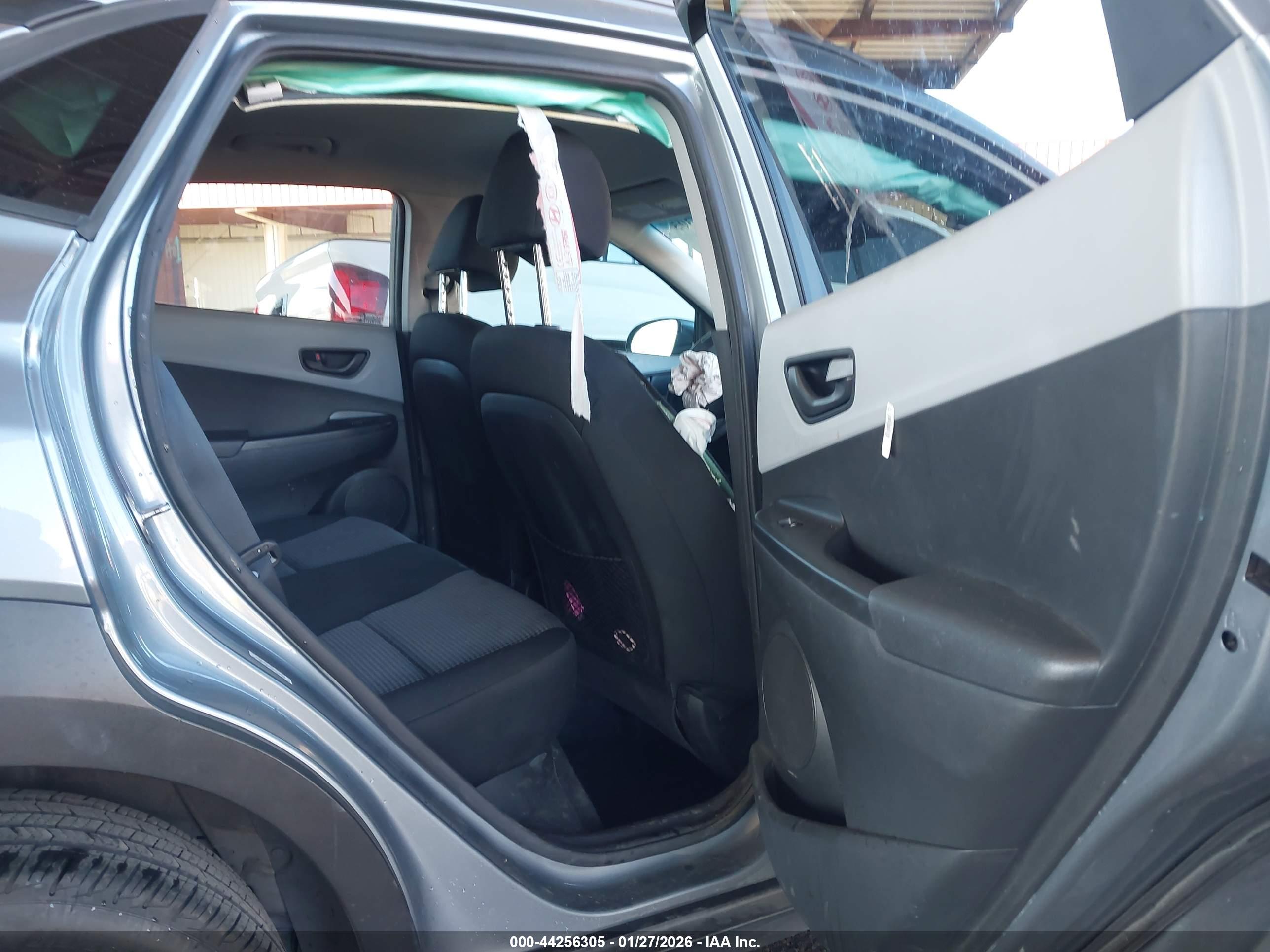 HYUNDAI KONA image 8