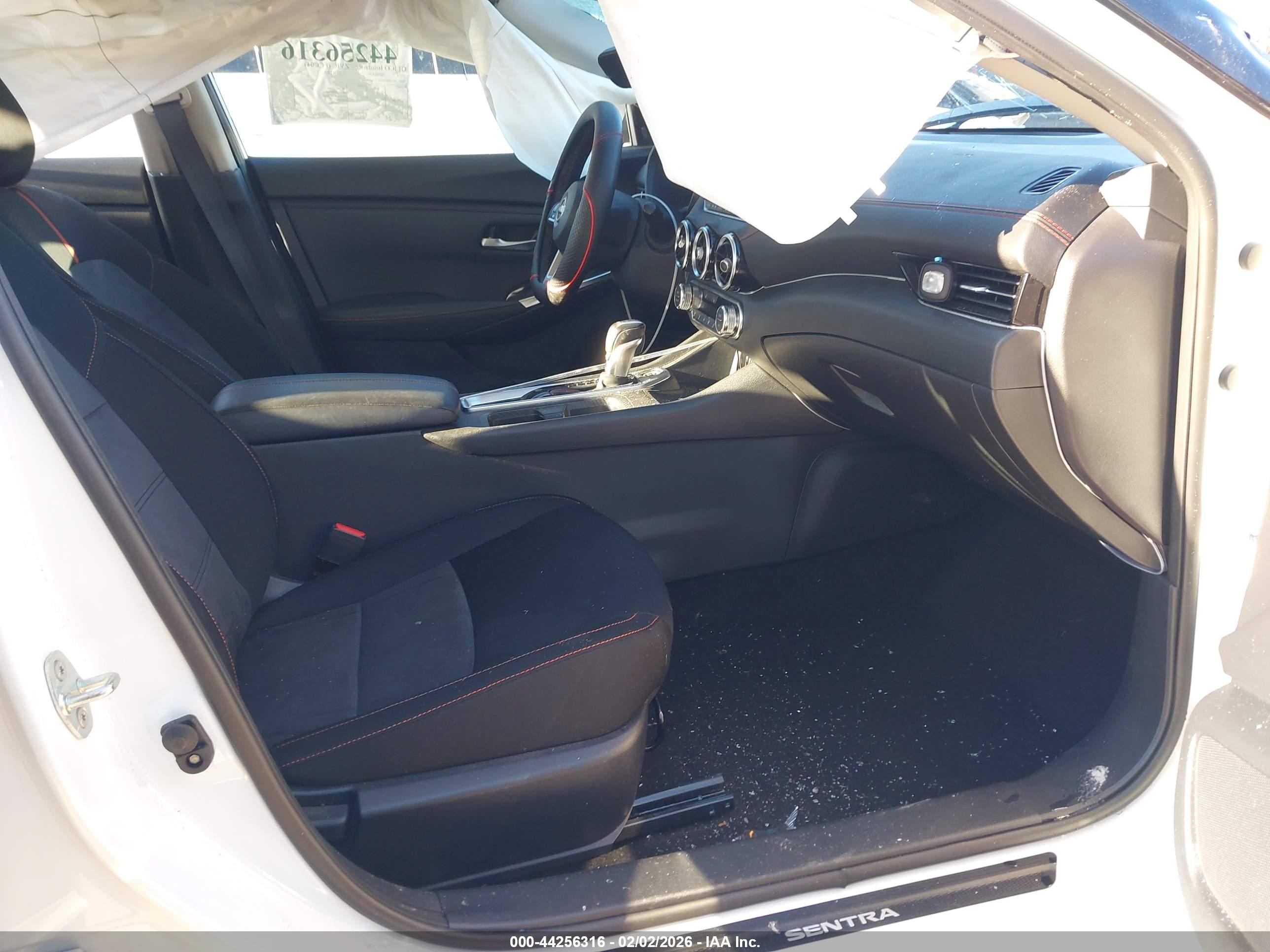 NISSAN SENTRA image 5