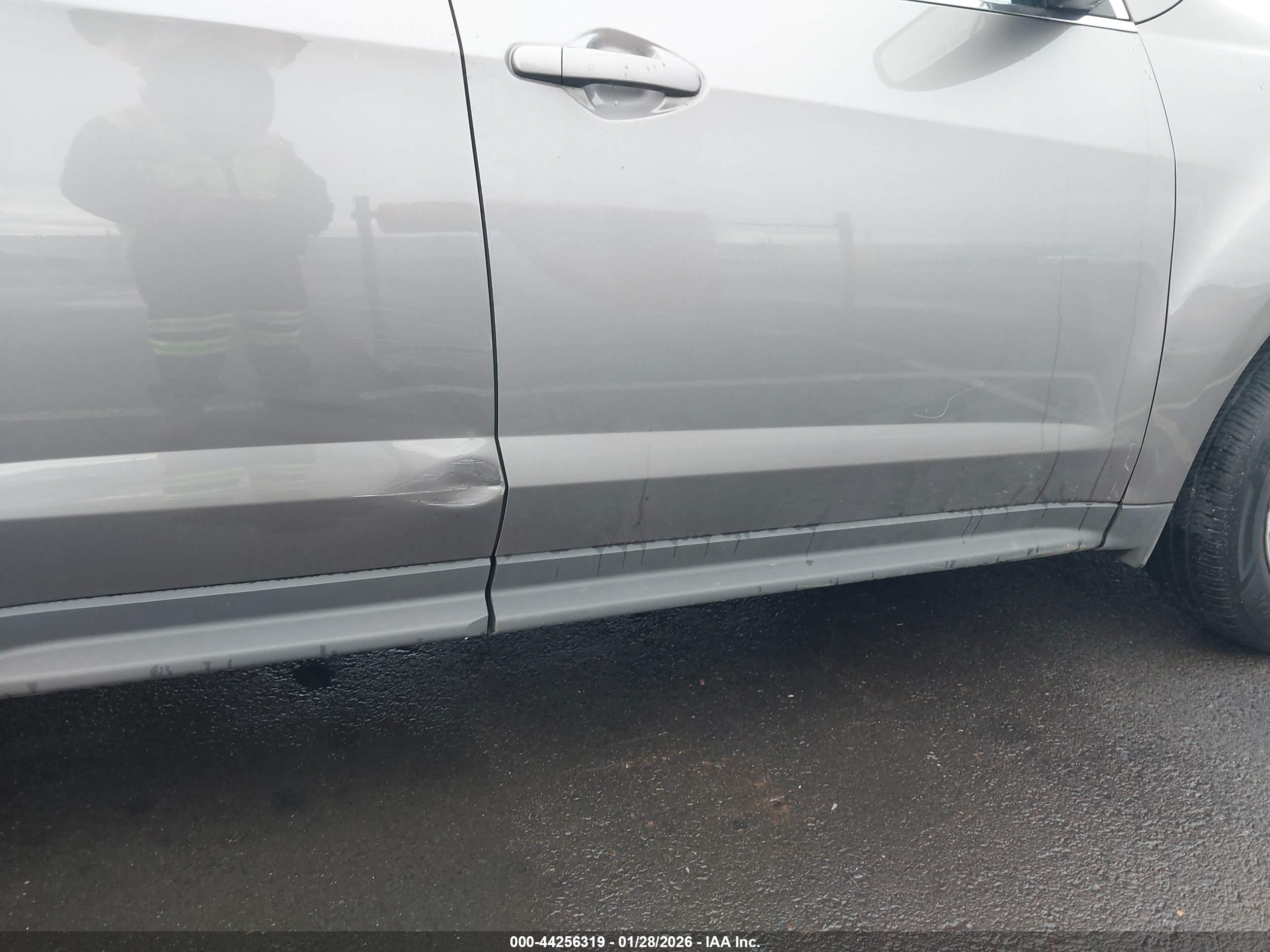 CHEVROLET EQUINOX image 6