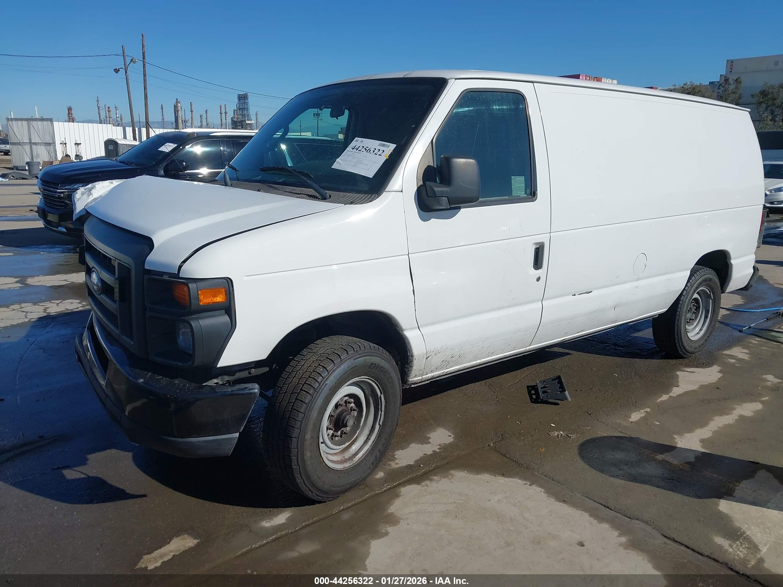 FORD E-150 image 2
