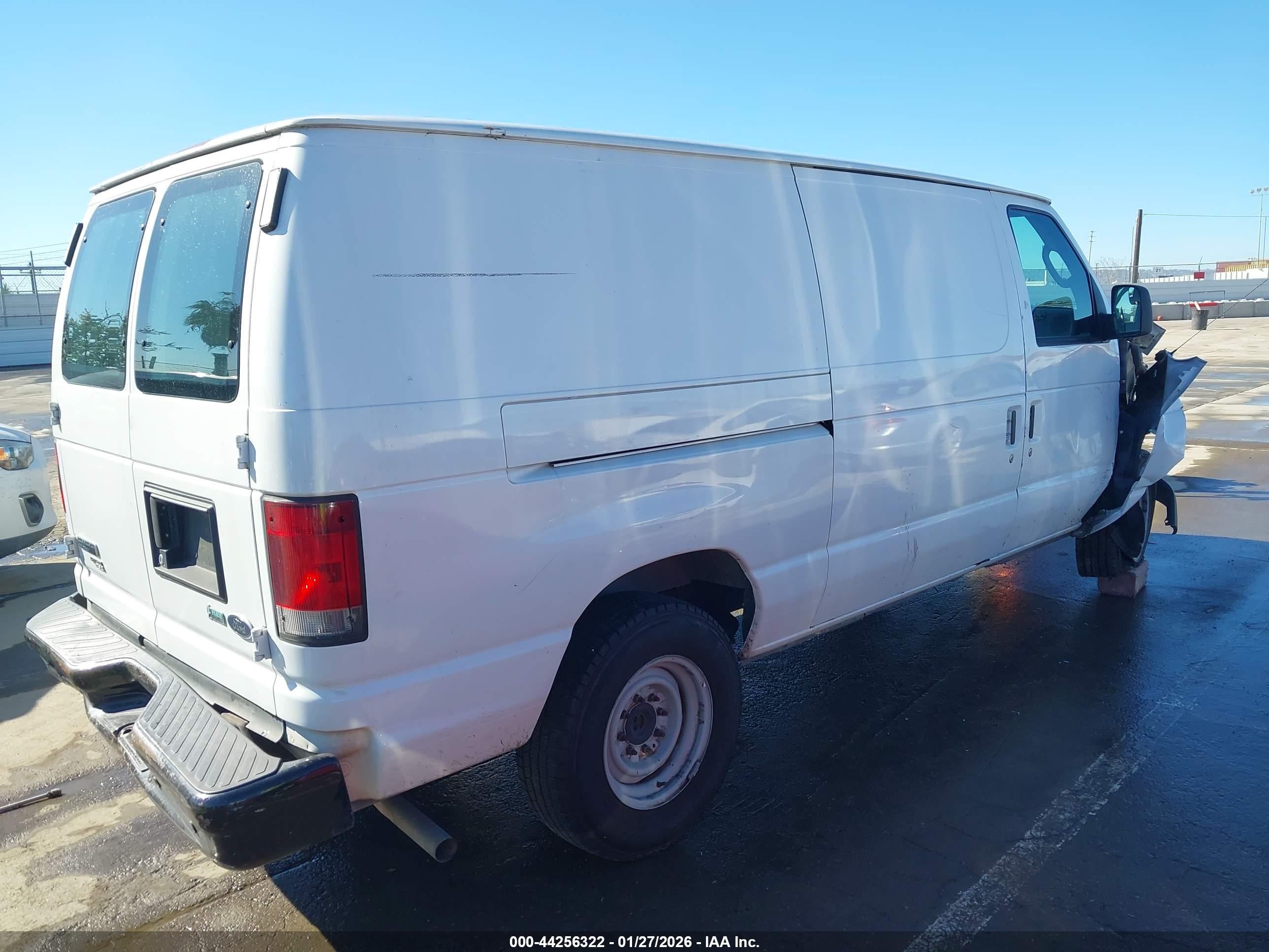 FORD E-150 image 4