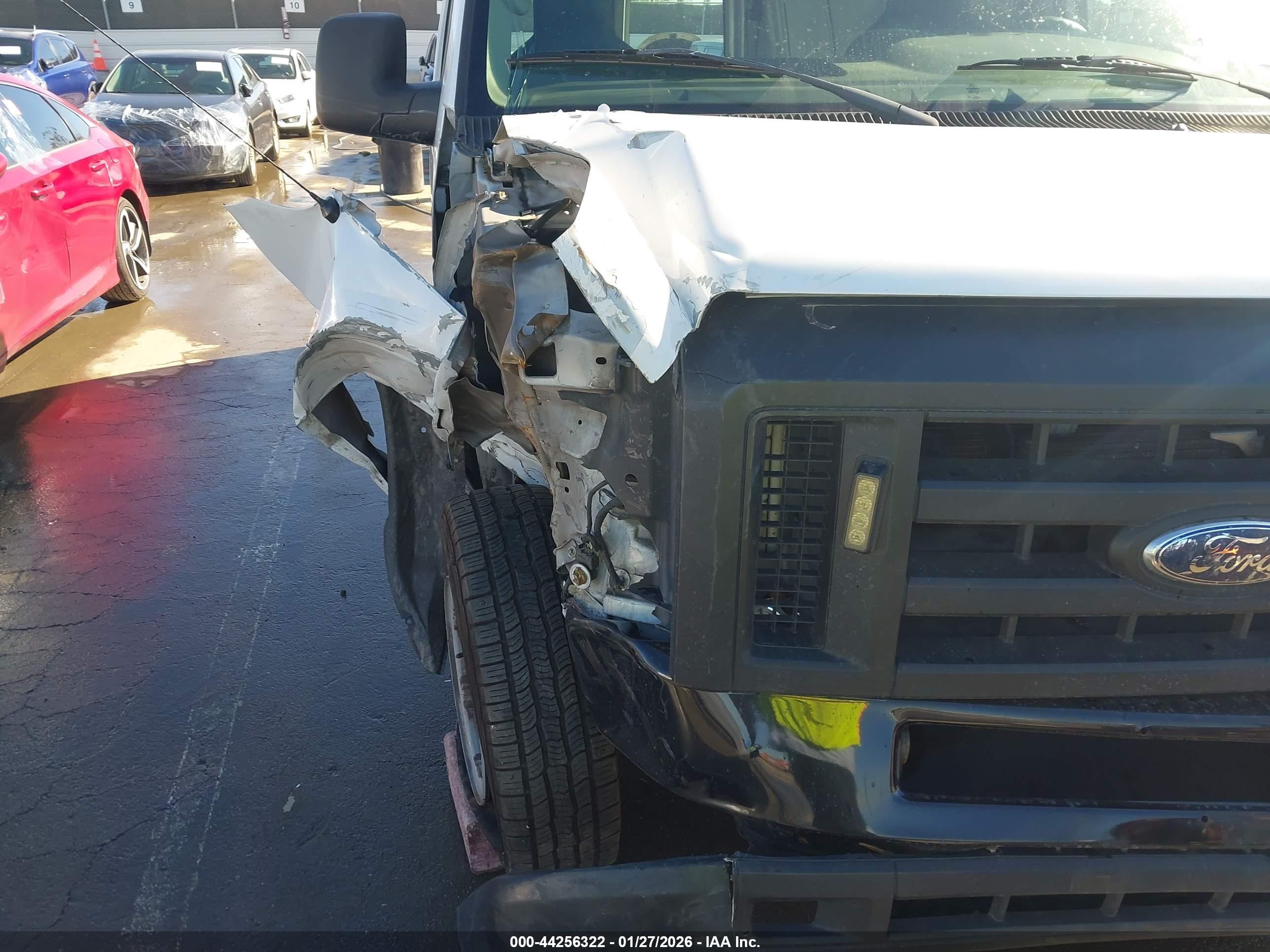 FORD E-150 image 6