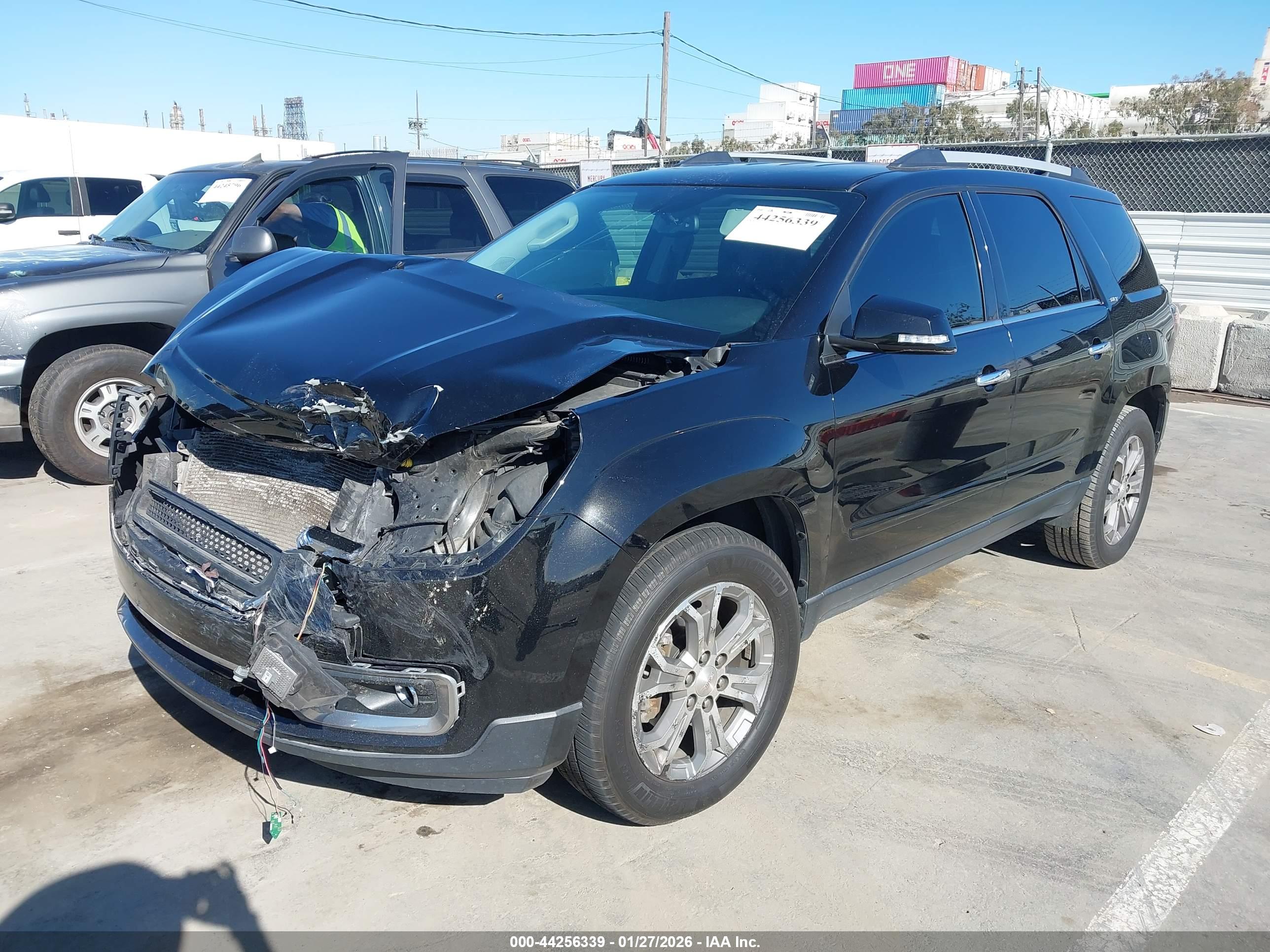 GMC ACADIA image 2