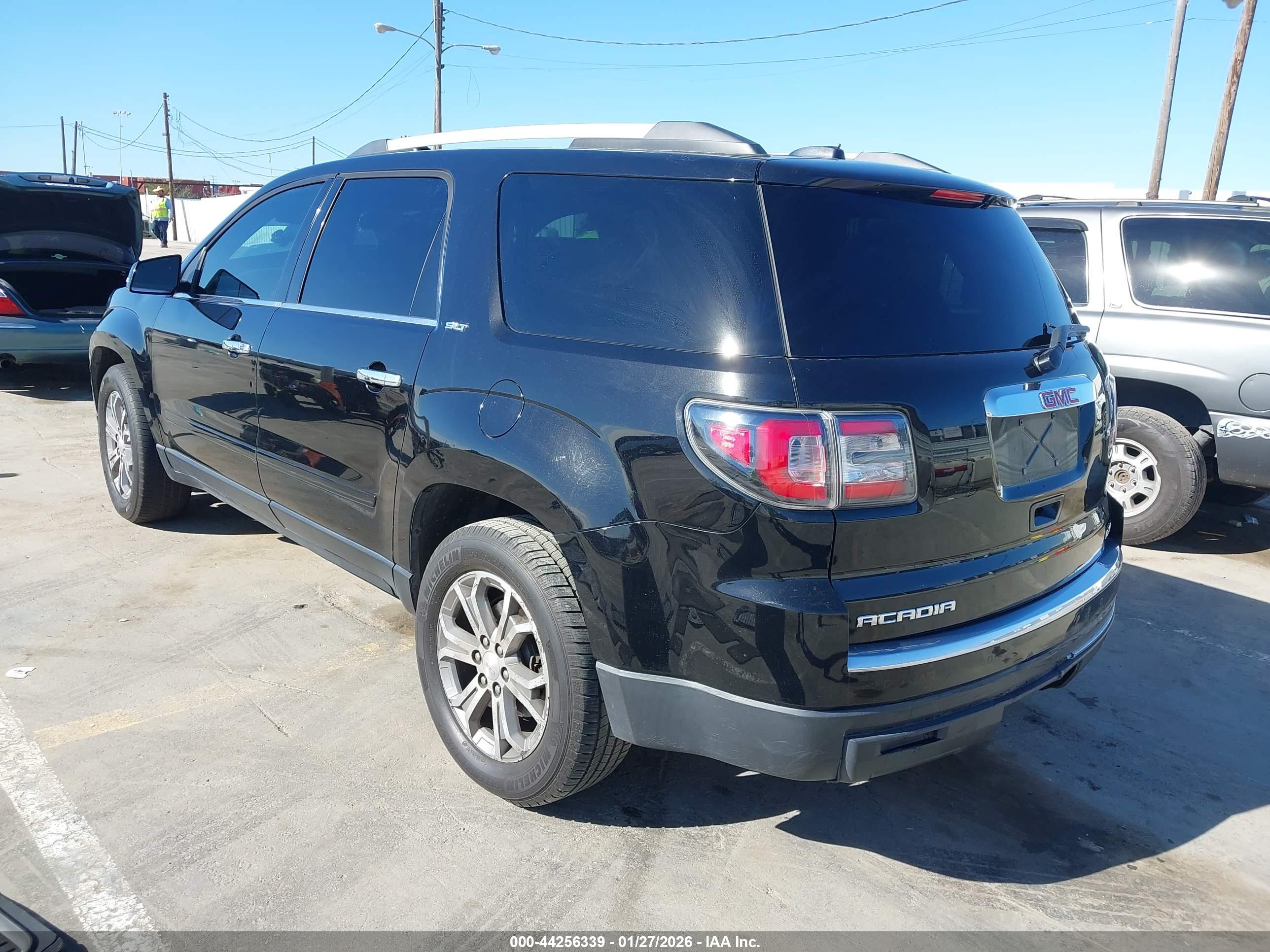 GMC ACADIA image 3