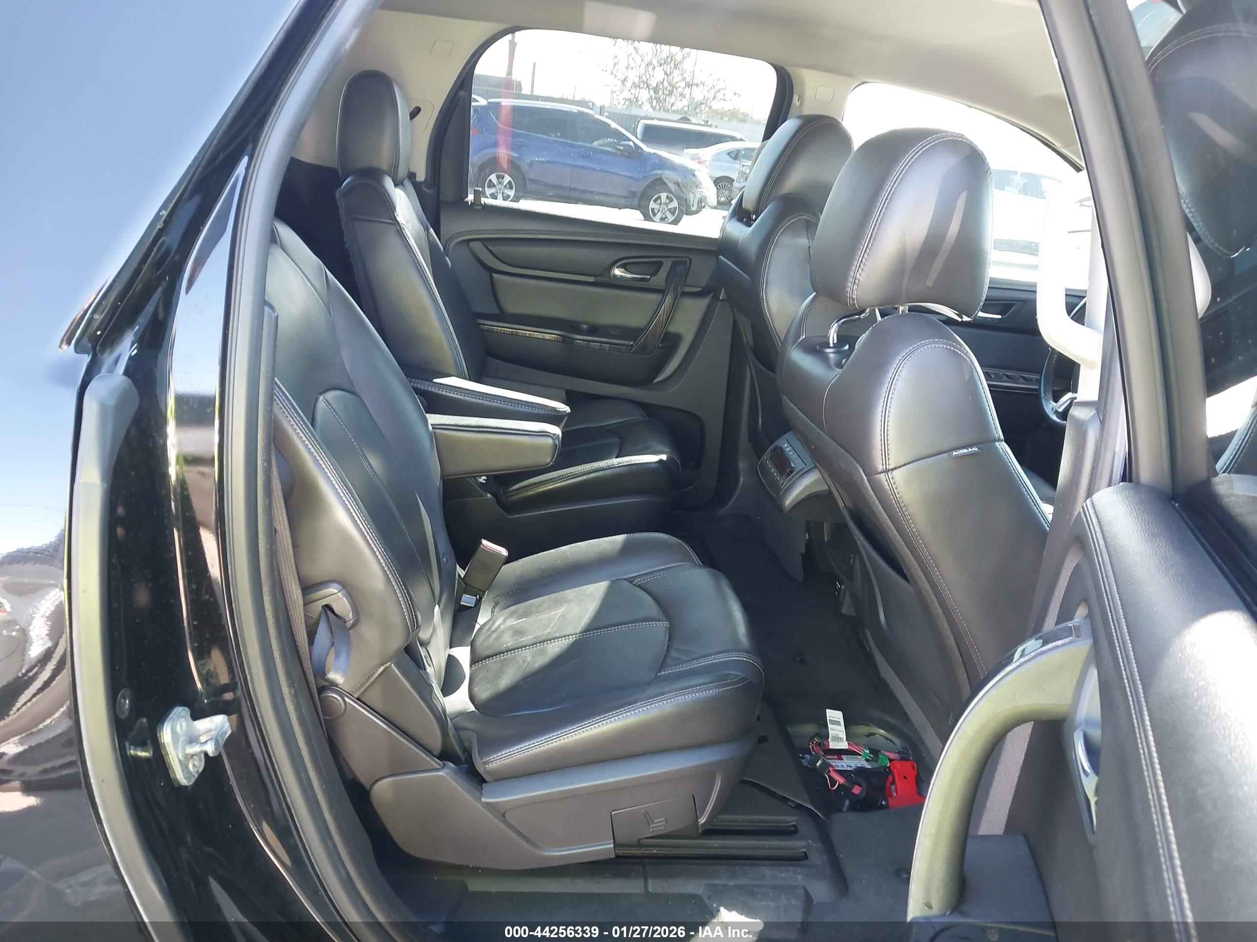 GMC ACADIA image 8