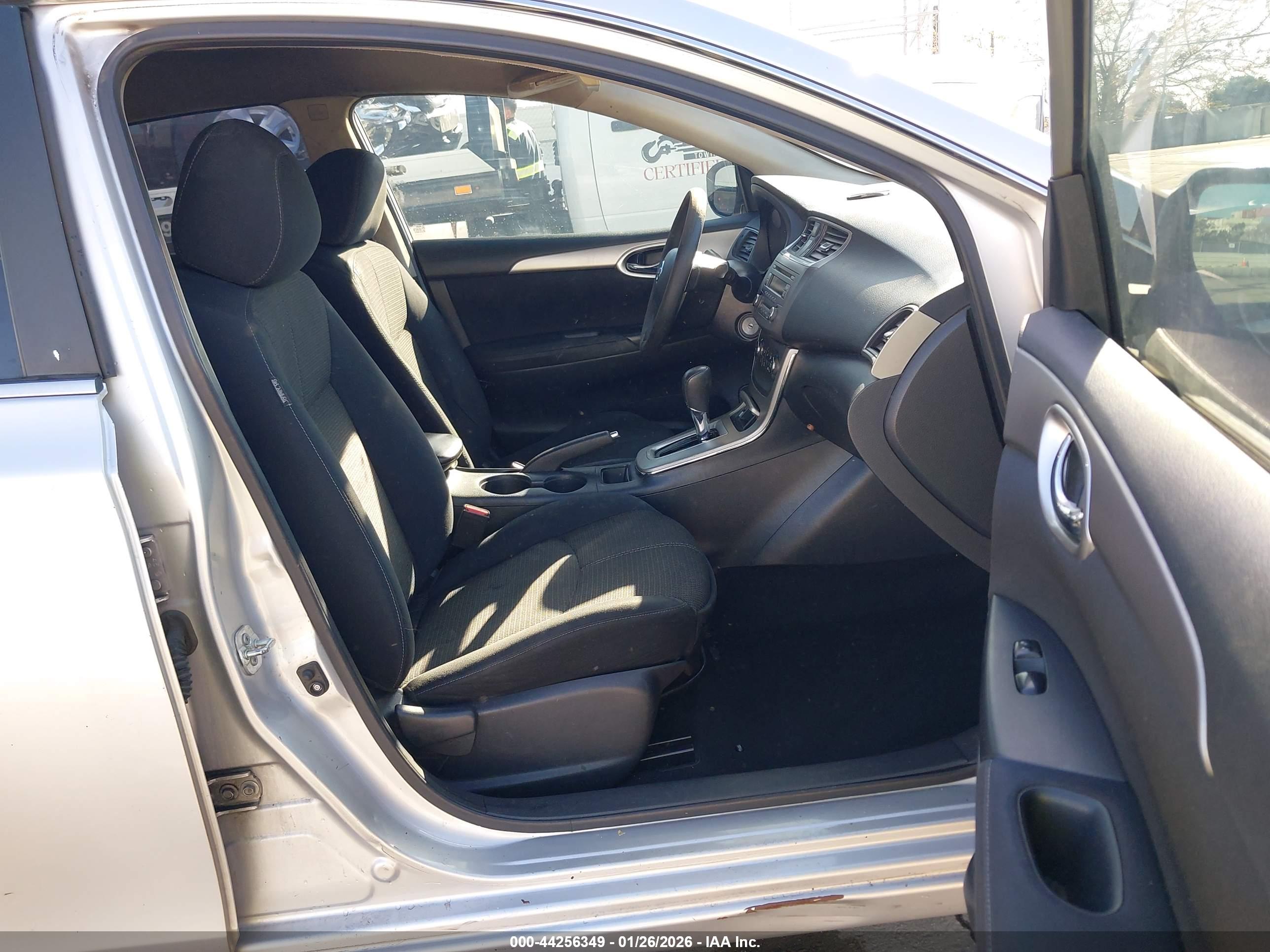 NISSAN SENTRA image 5