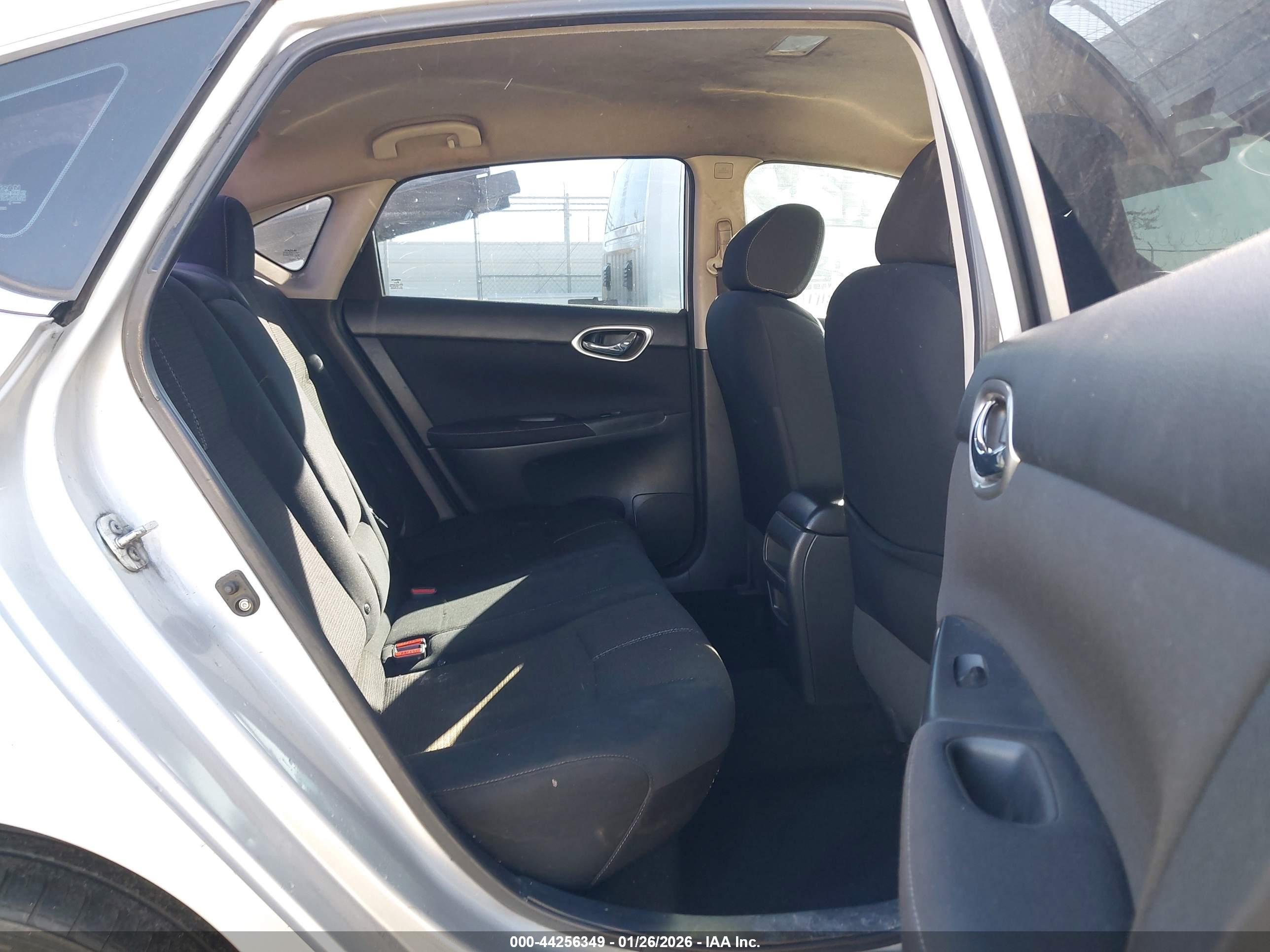 NISSAN SENTRA image 8