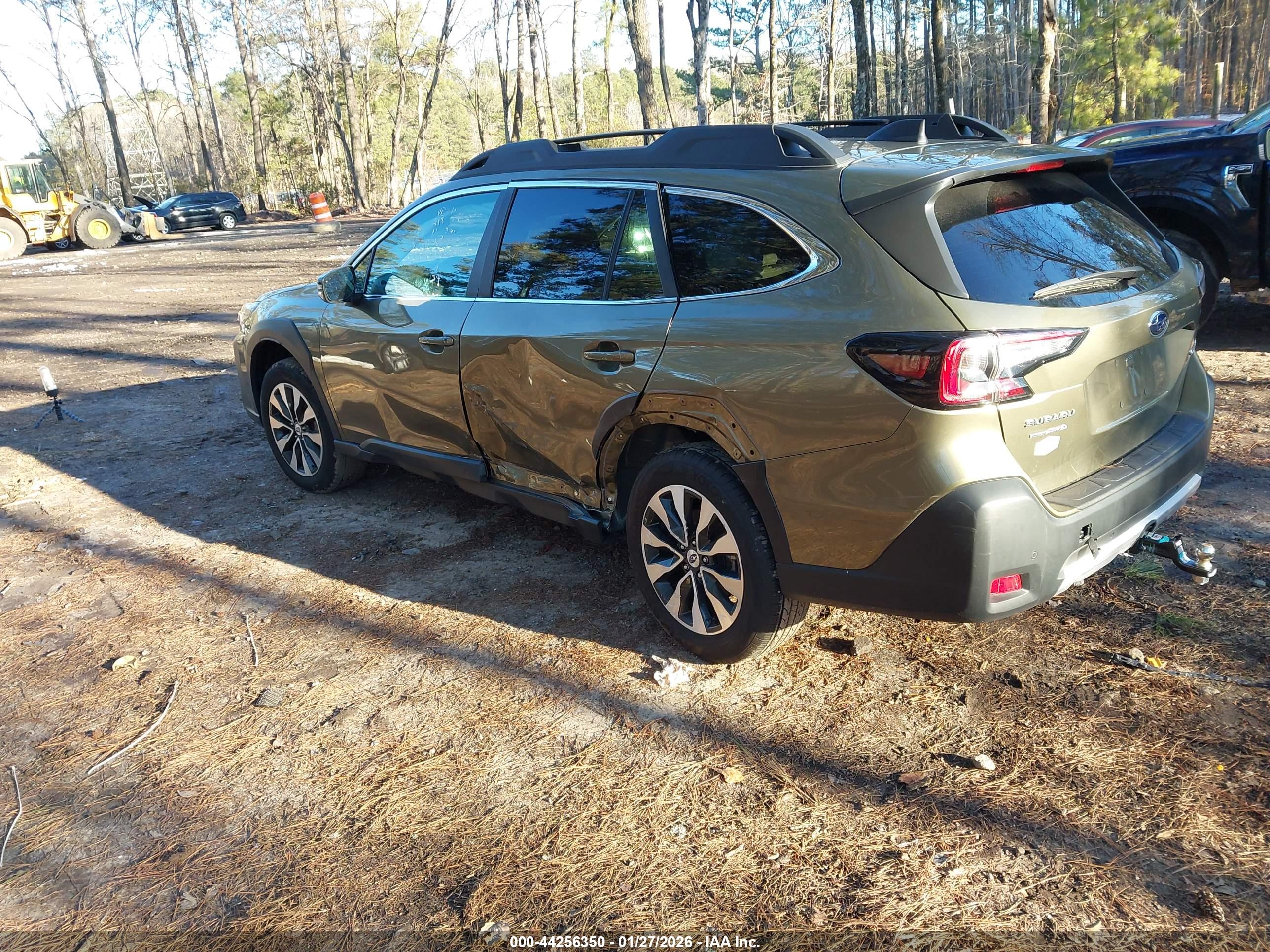 SUBARU OUTBACK image 3