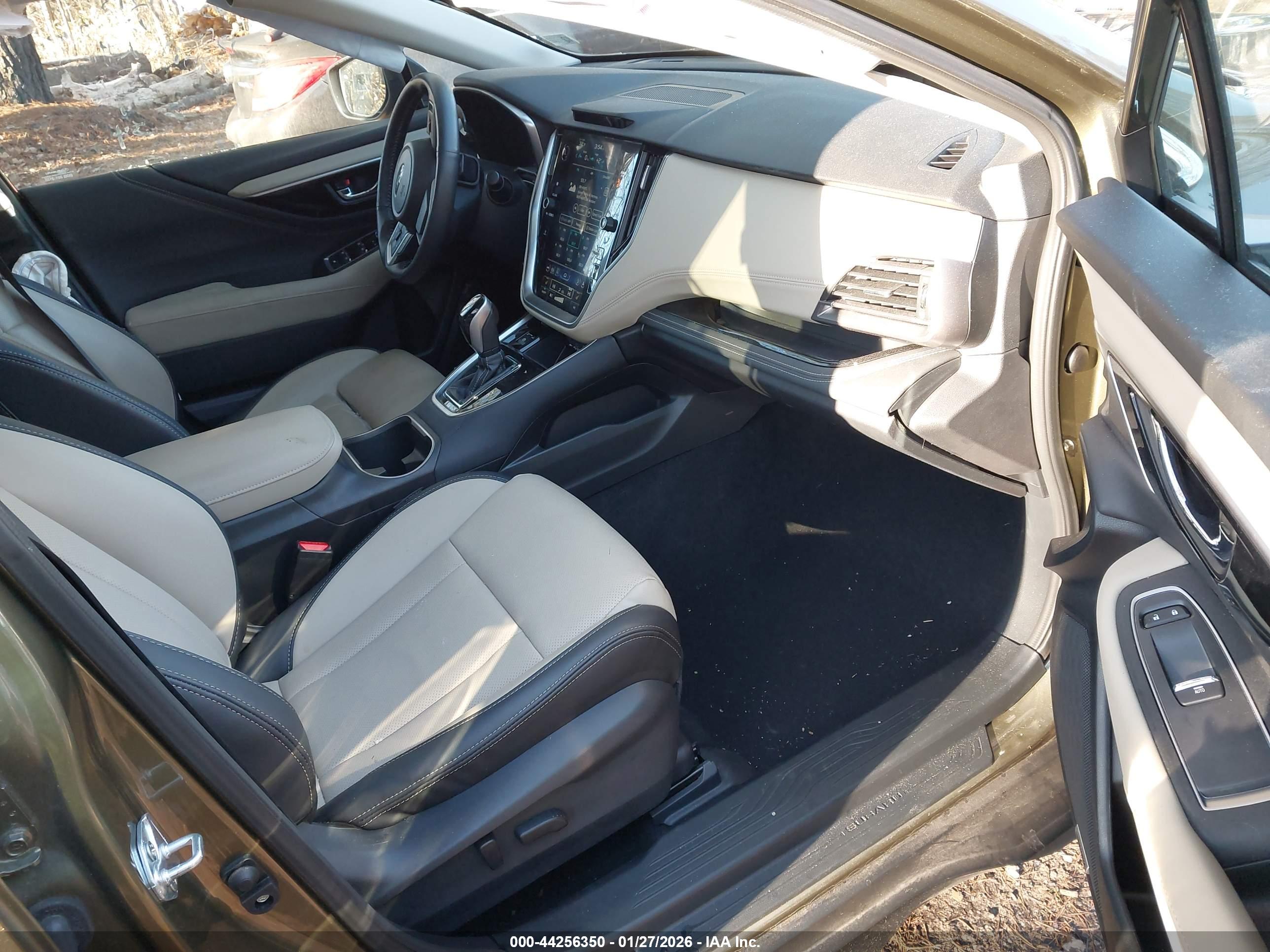 SUBARU OUTBACK image 5
