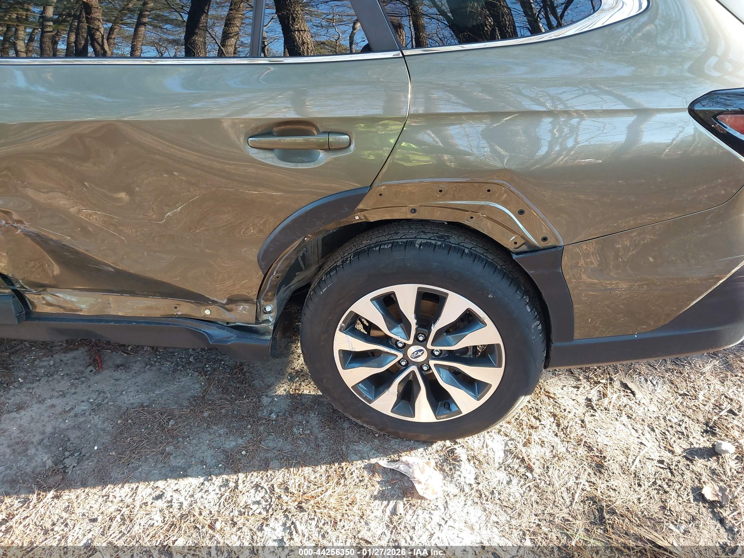SUBARU OUTBACK image 6