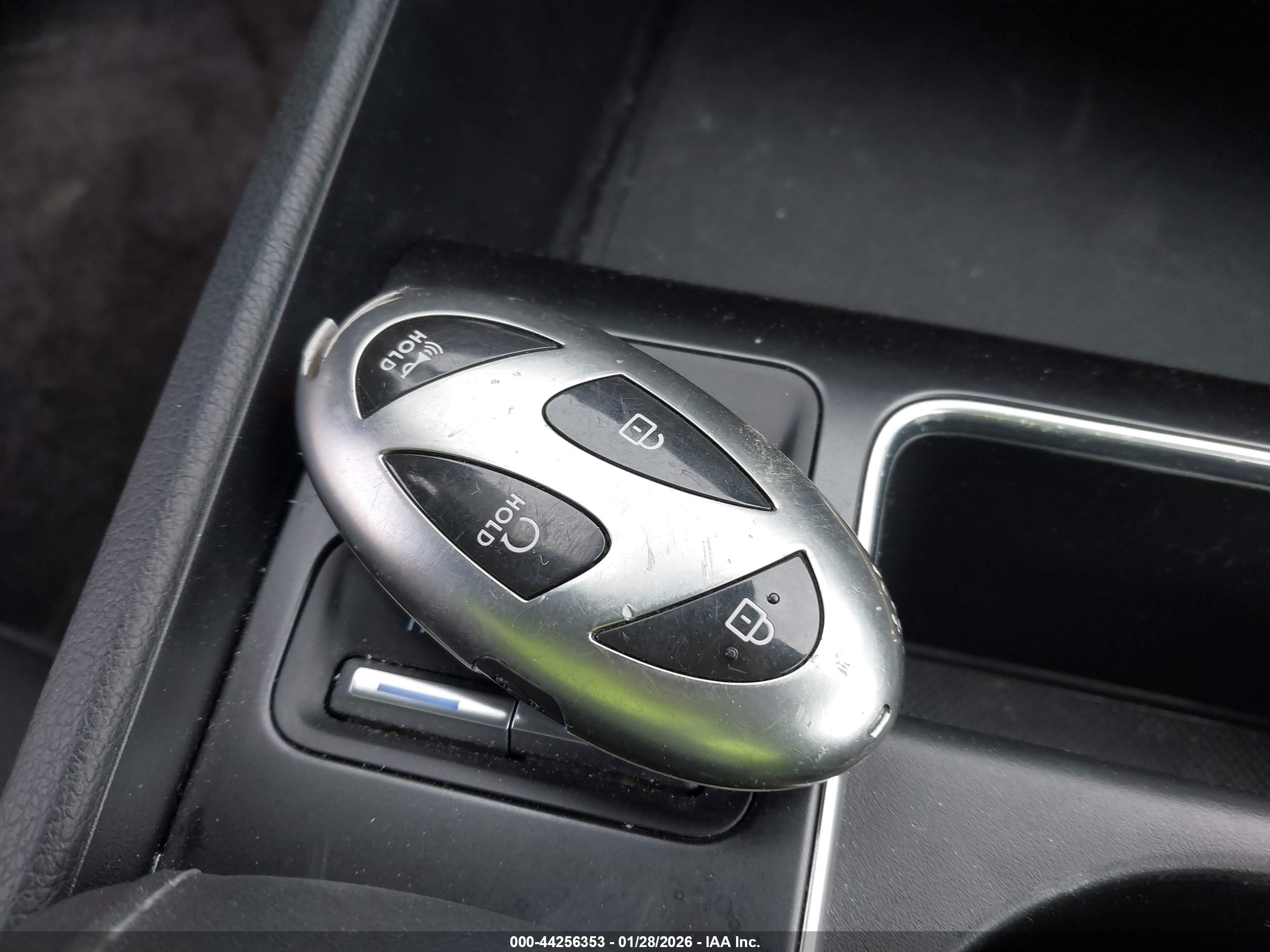 HYUNDAI SONATA image 11