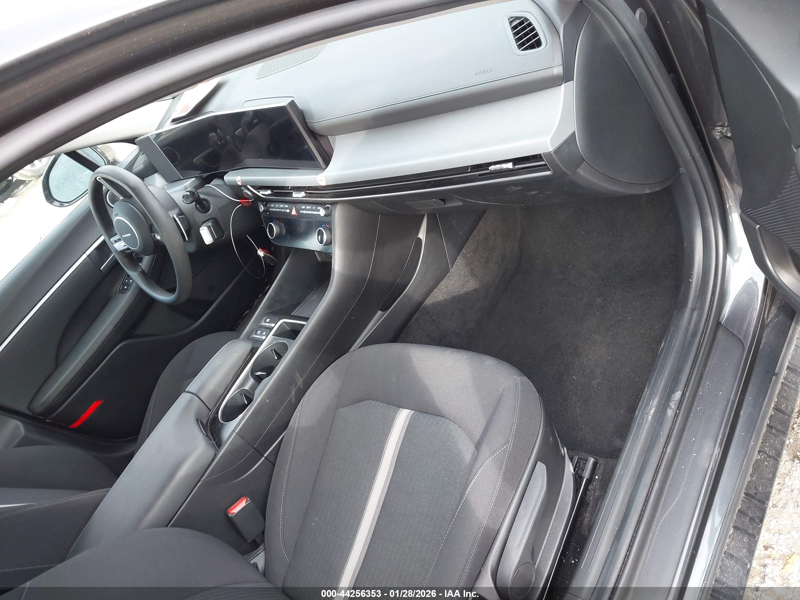 HYUNDAI SONATA image 5