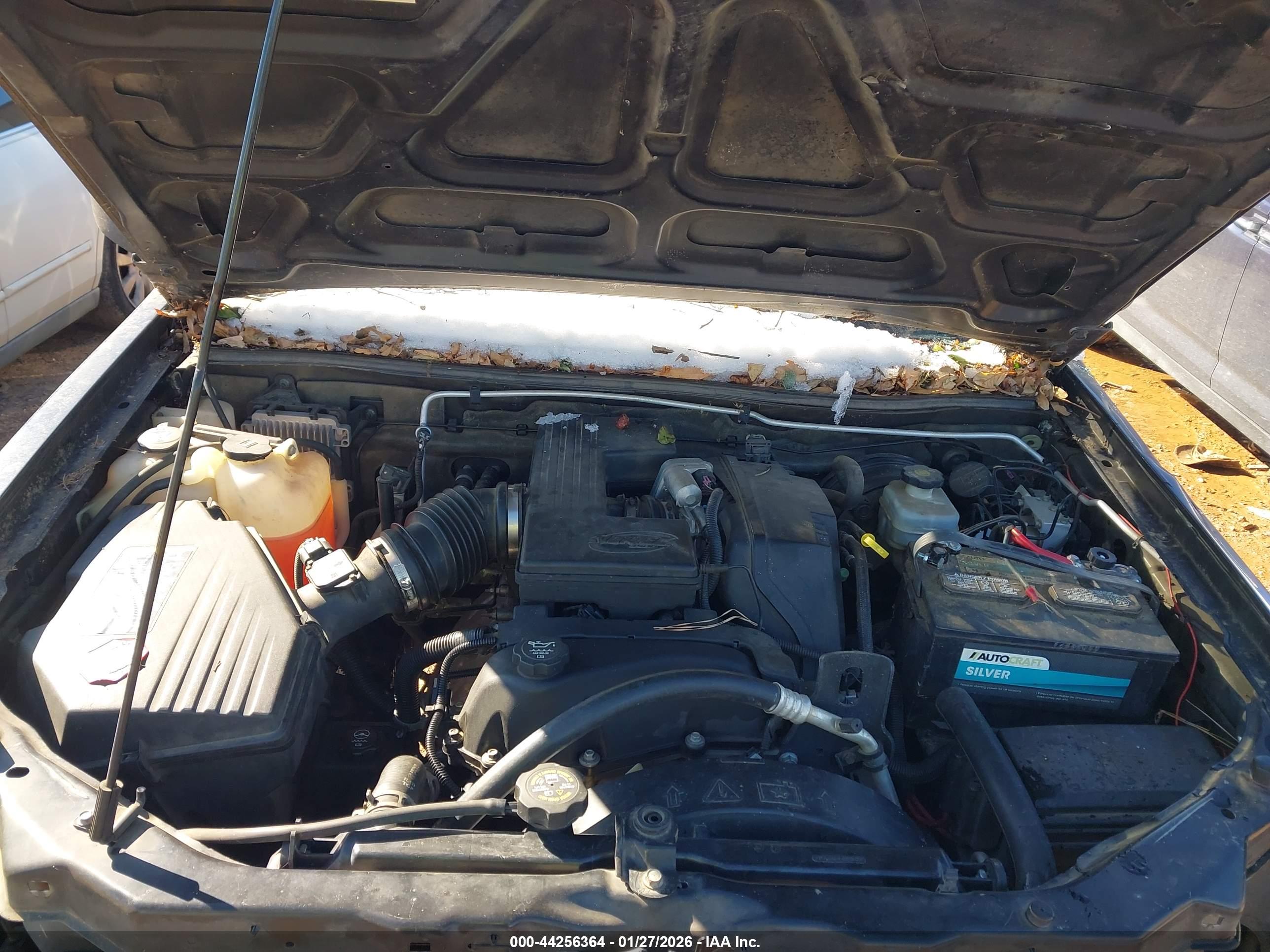 CHEVROLET COLORADO image 10