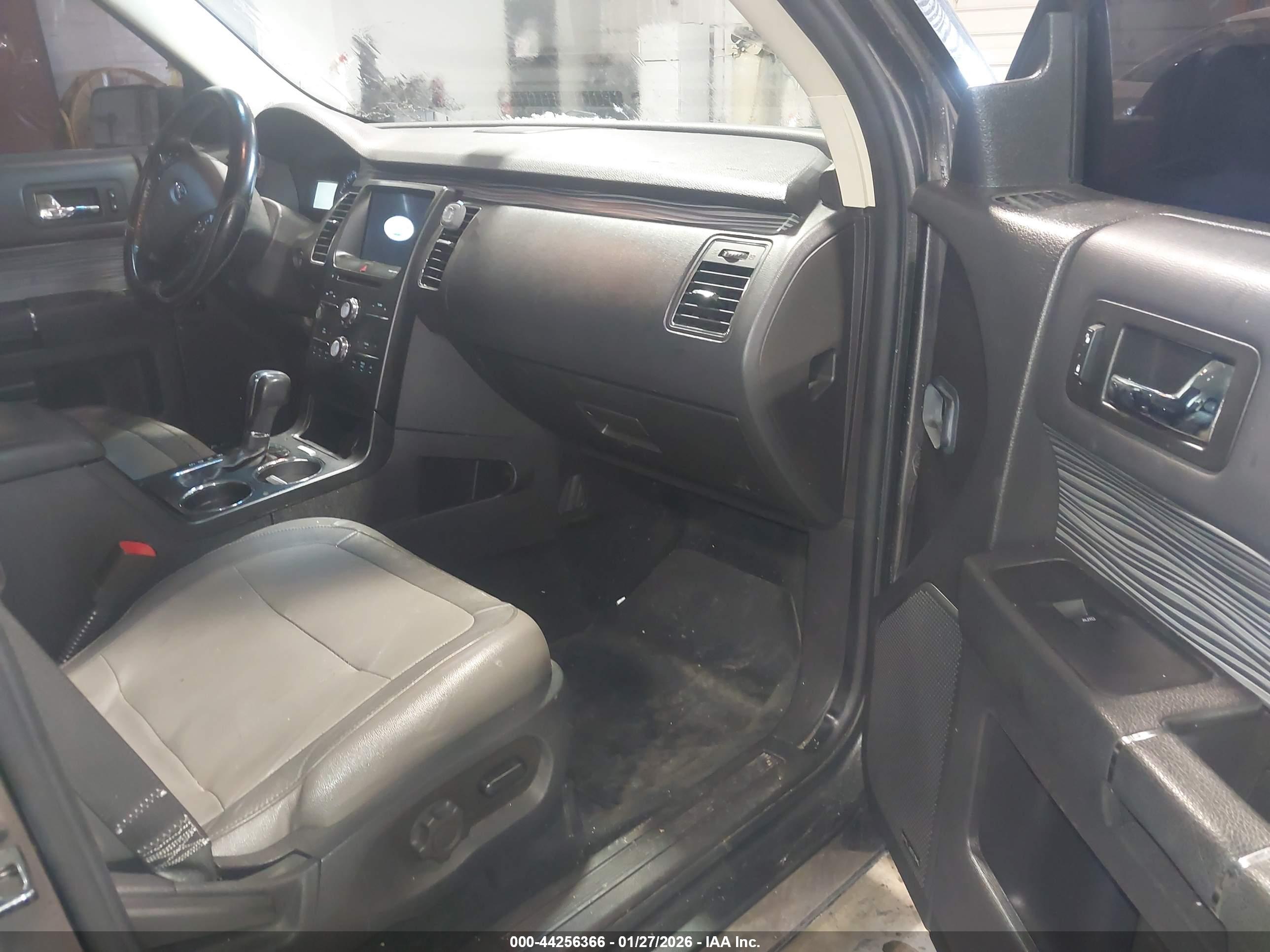 FORD FLEX image 5