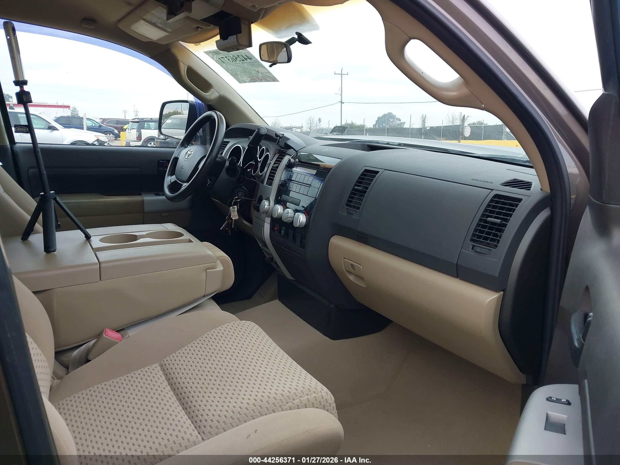TOYOTA TUNDRA image 5