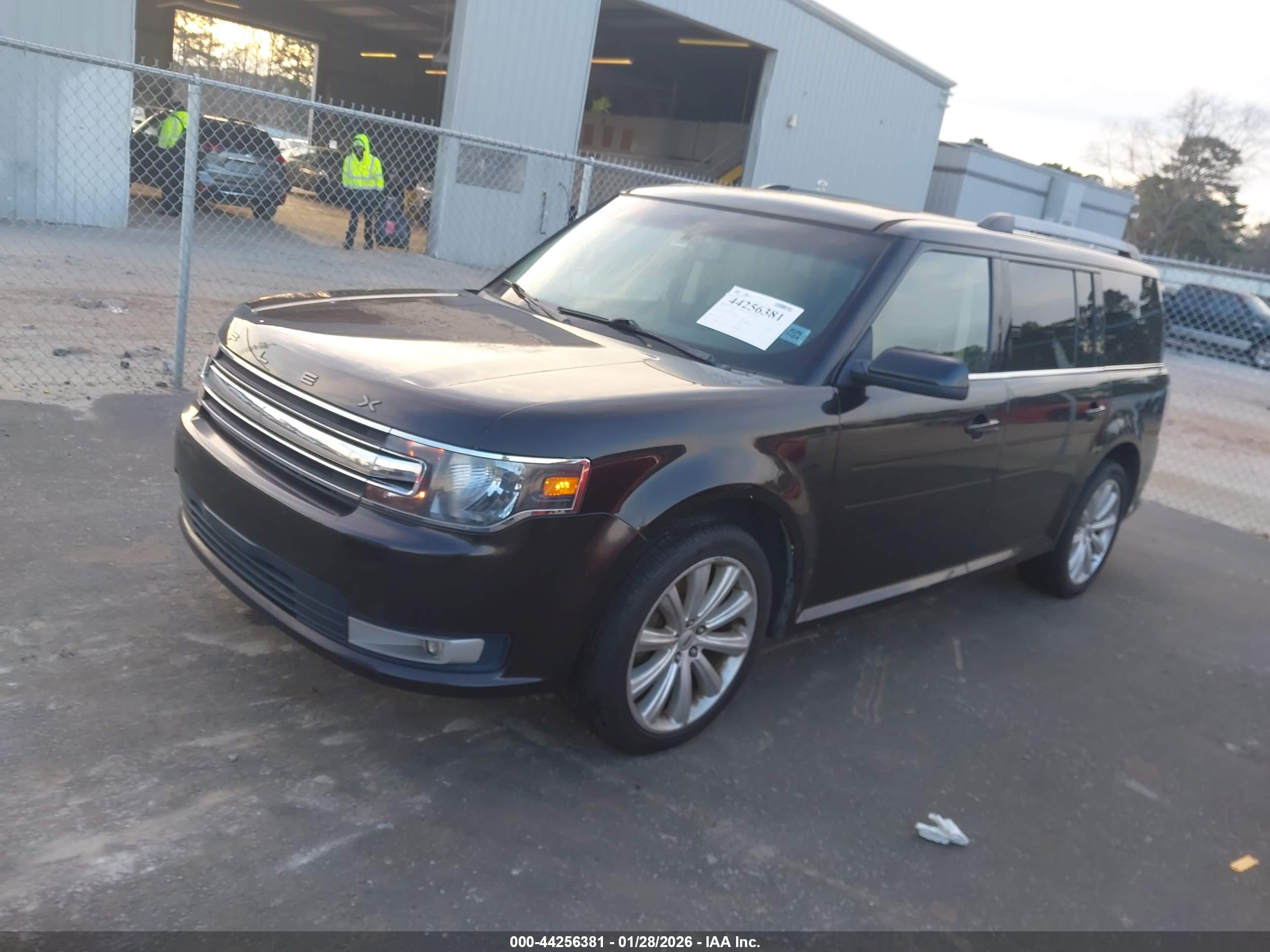 FORD FLEX image 2