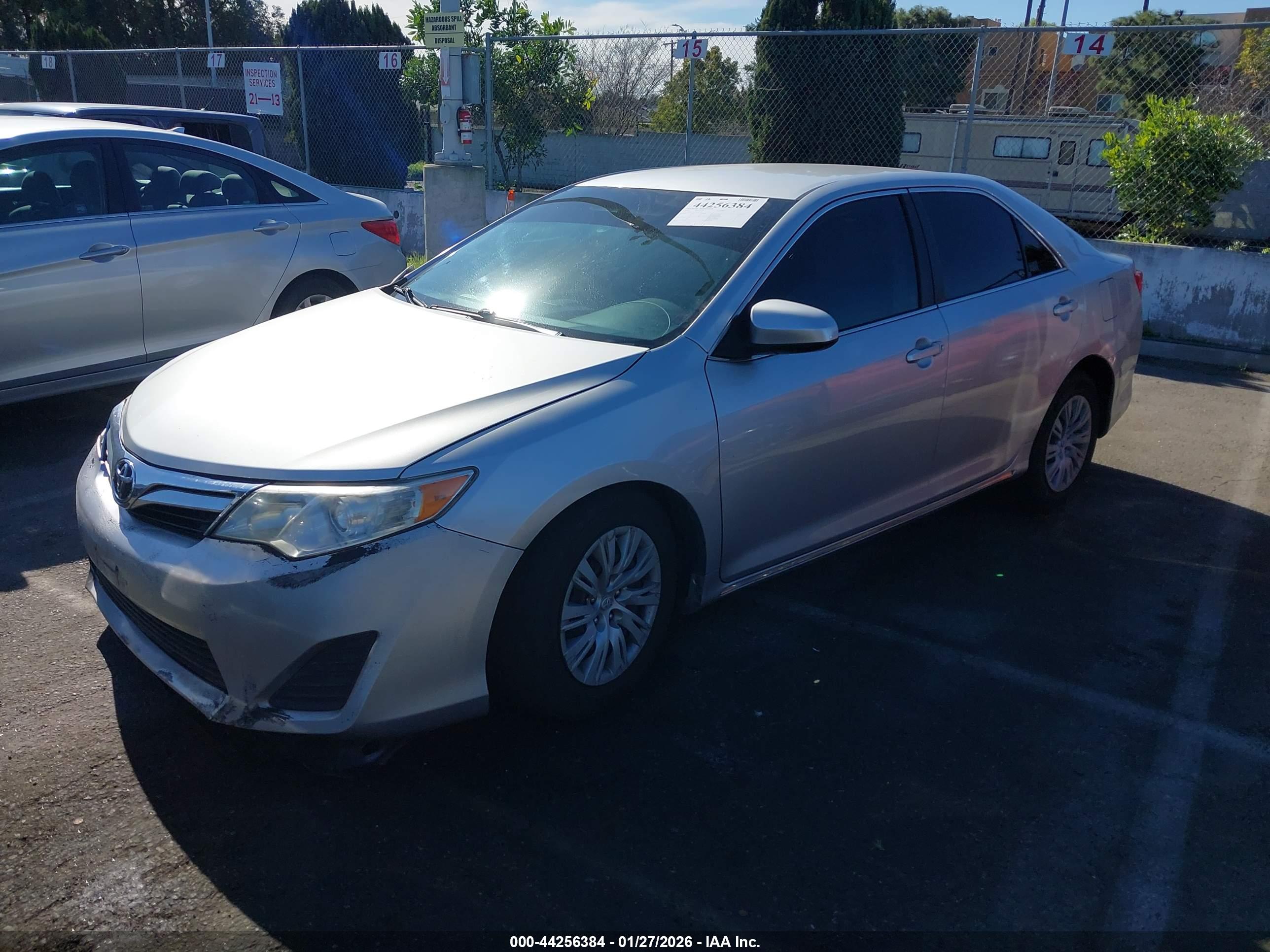 TOYOTA CAMRY image 2