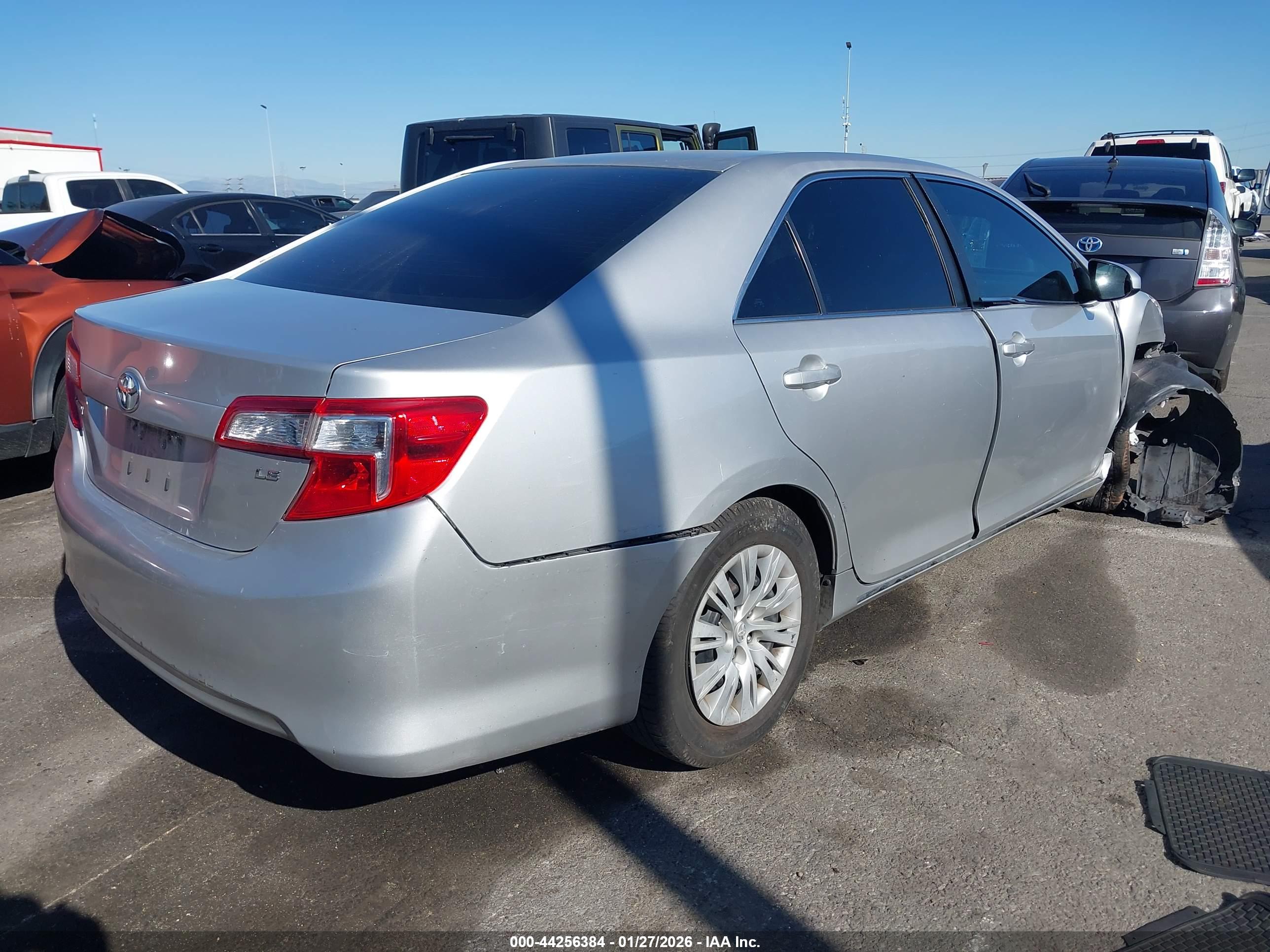 TOYOTA CAMRY image 4