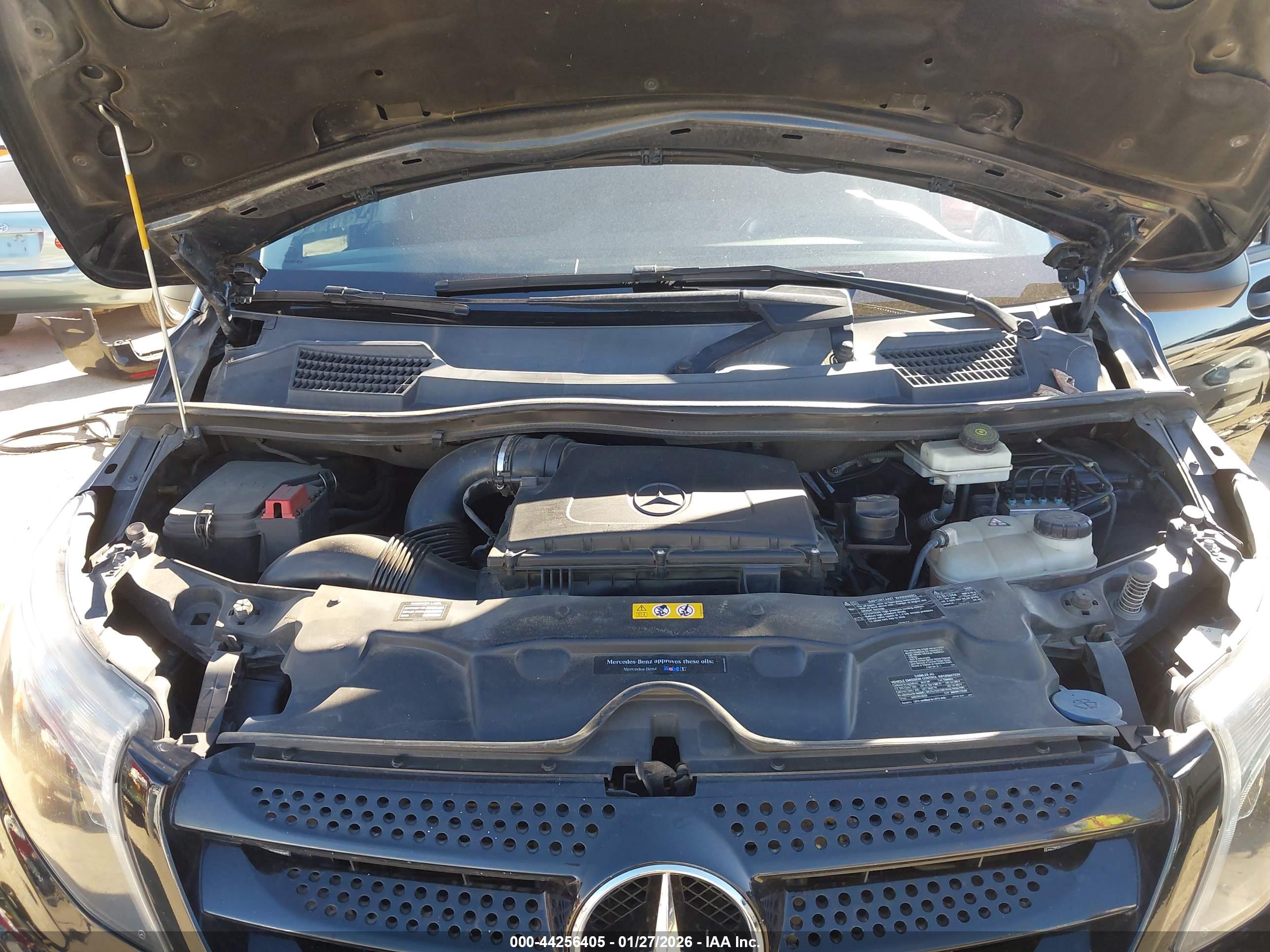 MERCEDES-BENZ METRIS image 10