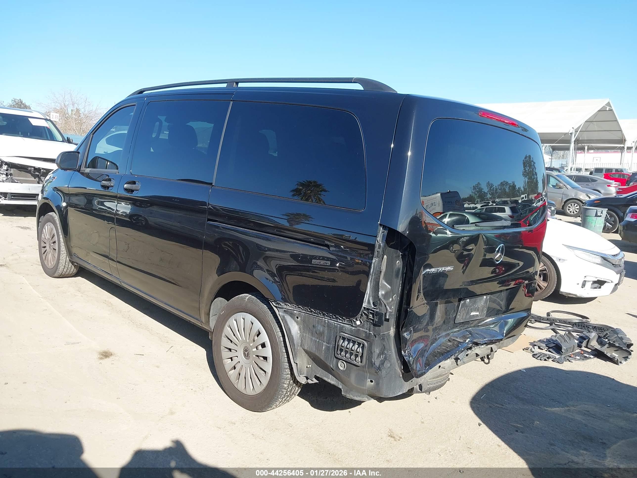 MERCEDES-BENZ METRIS image 3