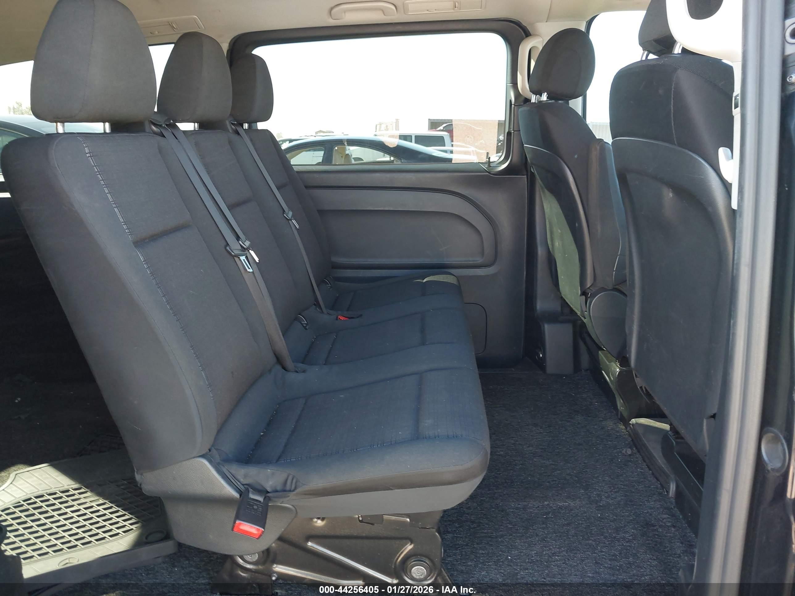 MERCEDES-BENZ METRIS image 8
