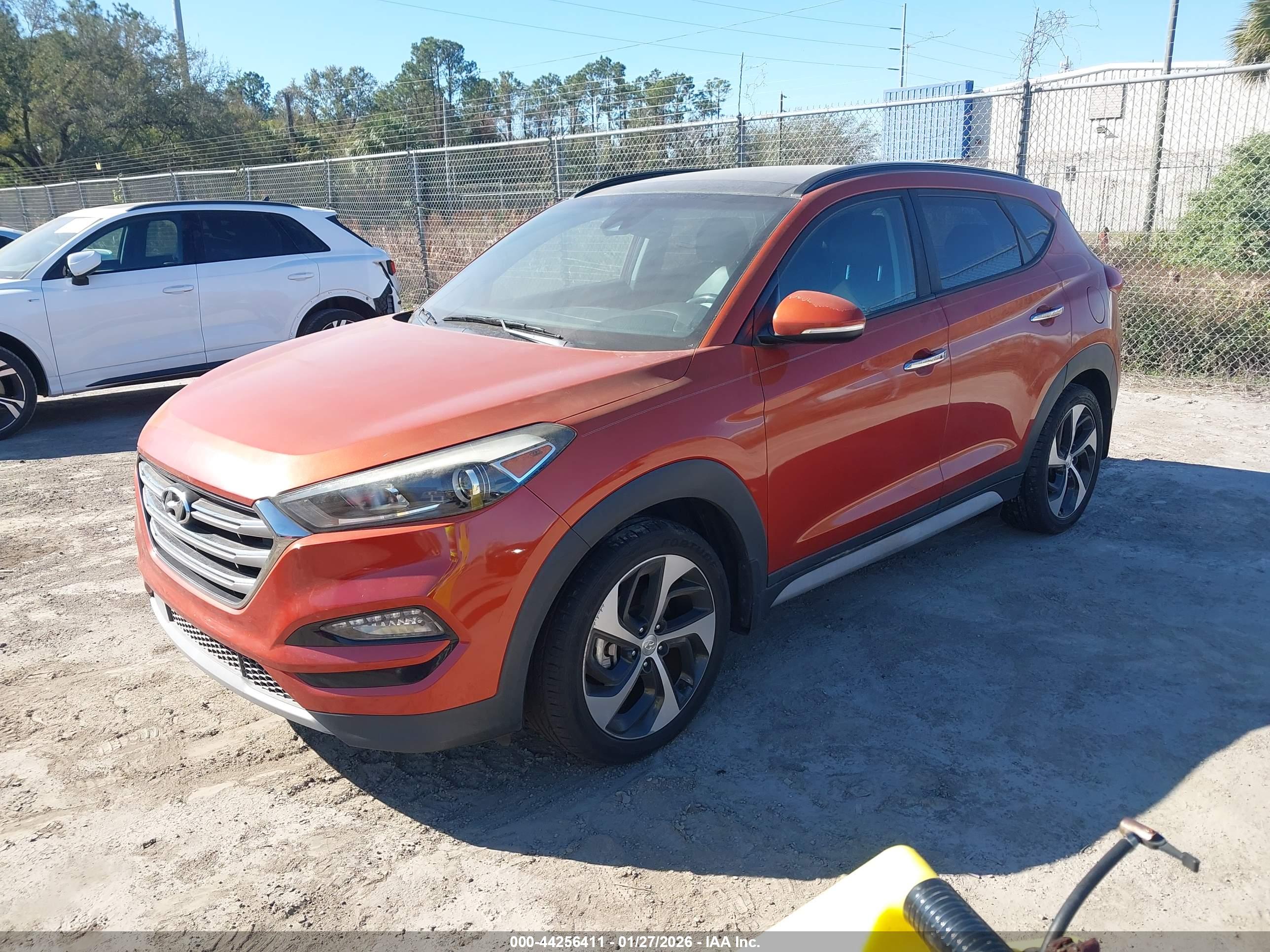 HYUNDAI TUCSON image 2