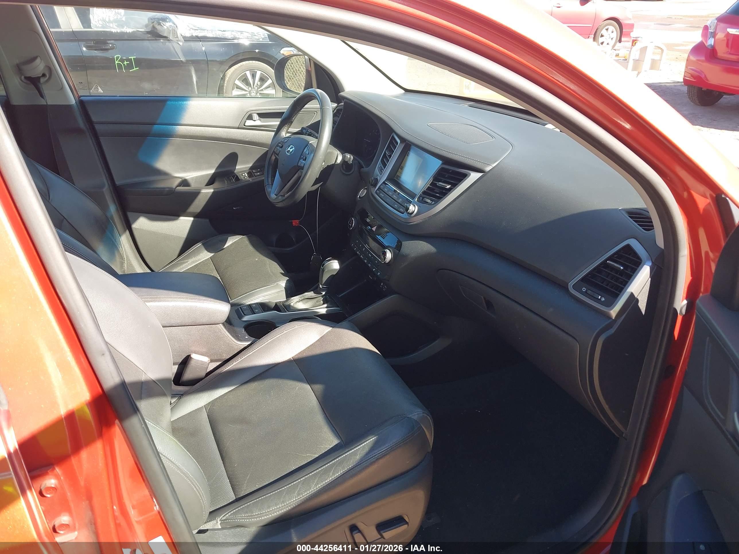 HYUNDAI TUCSON image 5