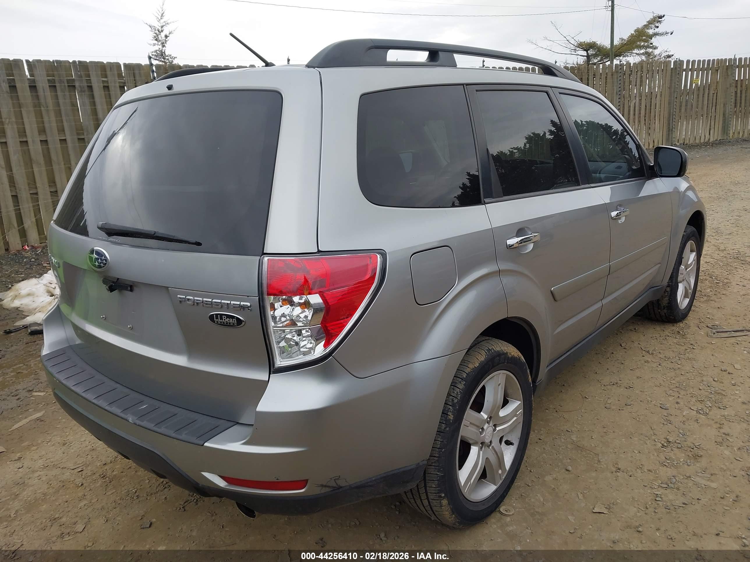 SUBARU FORESTER image 4