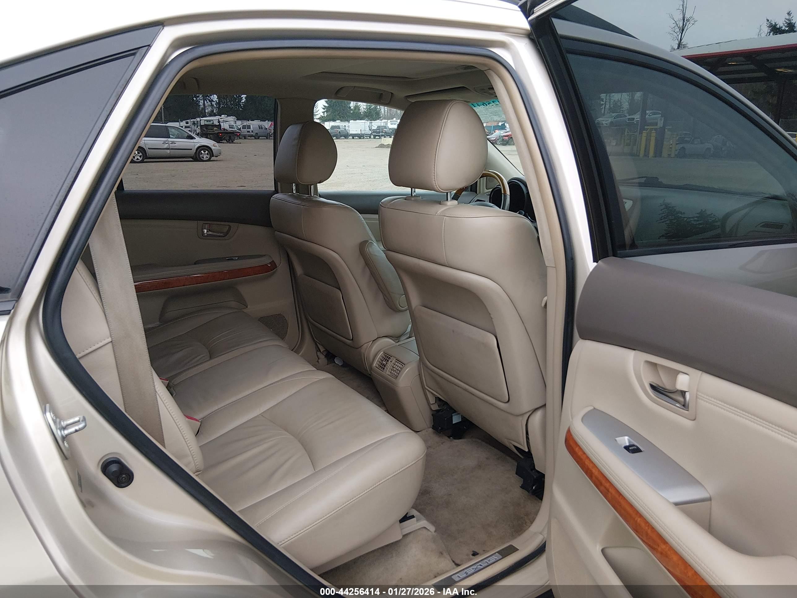 LEXUS RX image 8