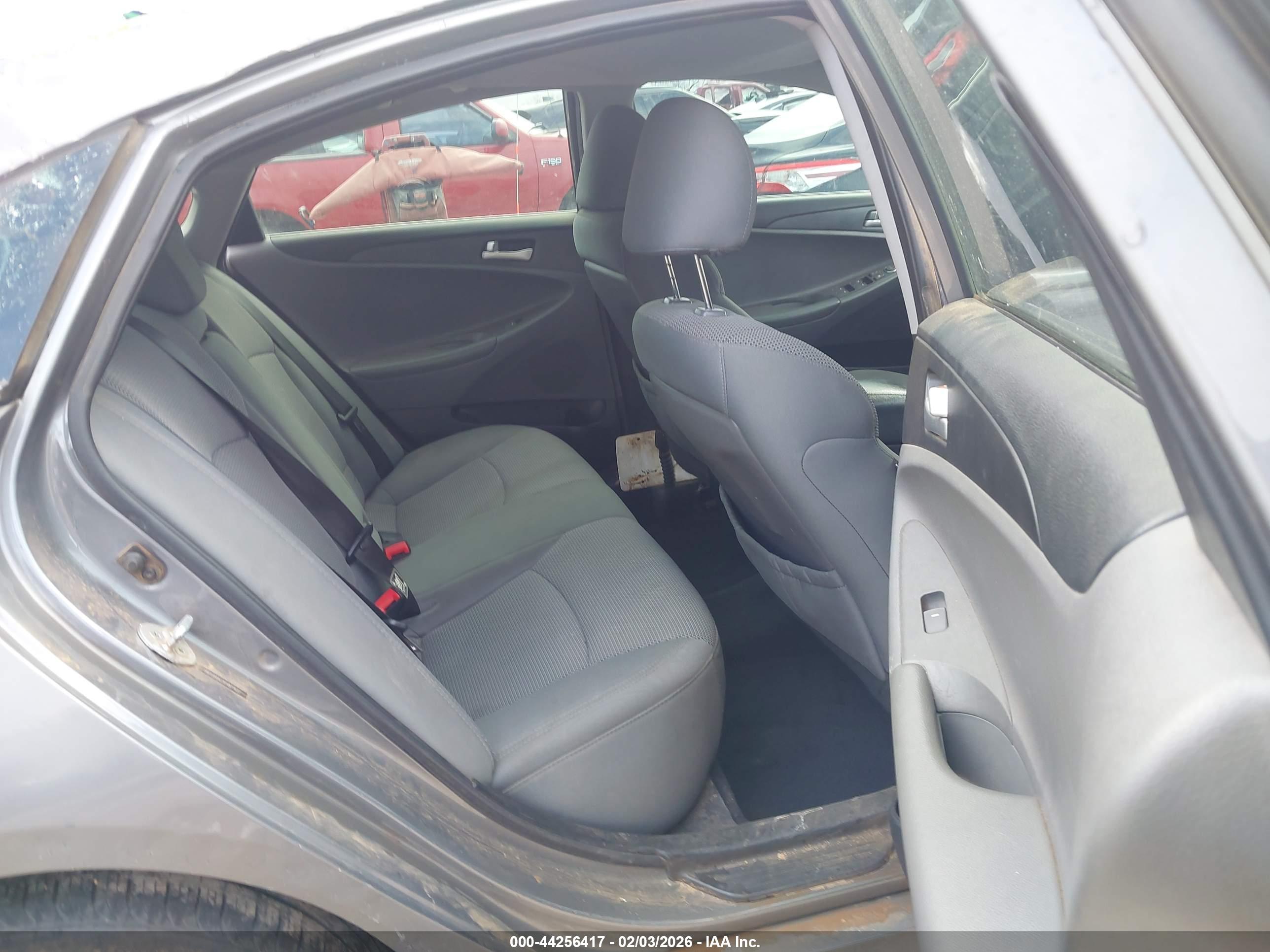 HYUNDAI SONATA image 8