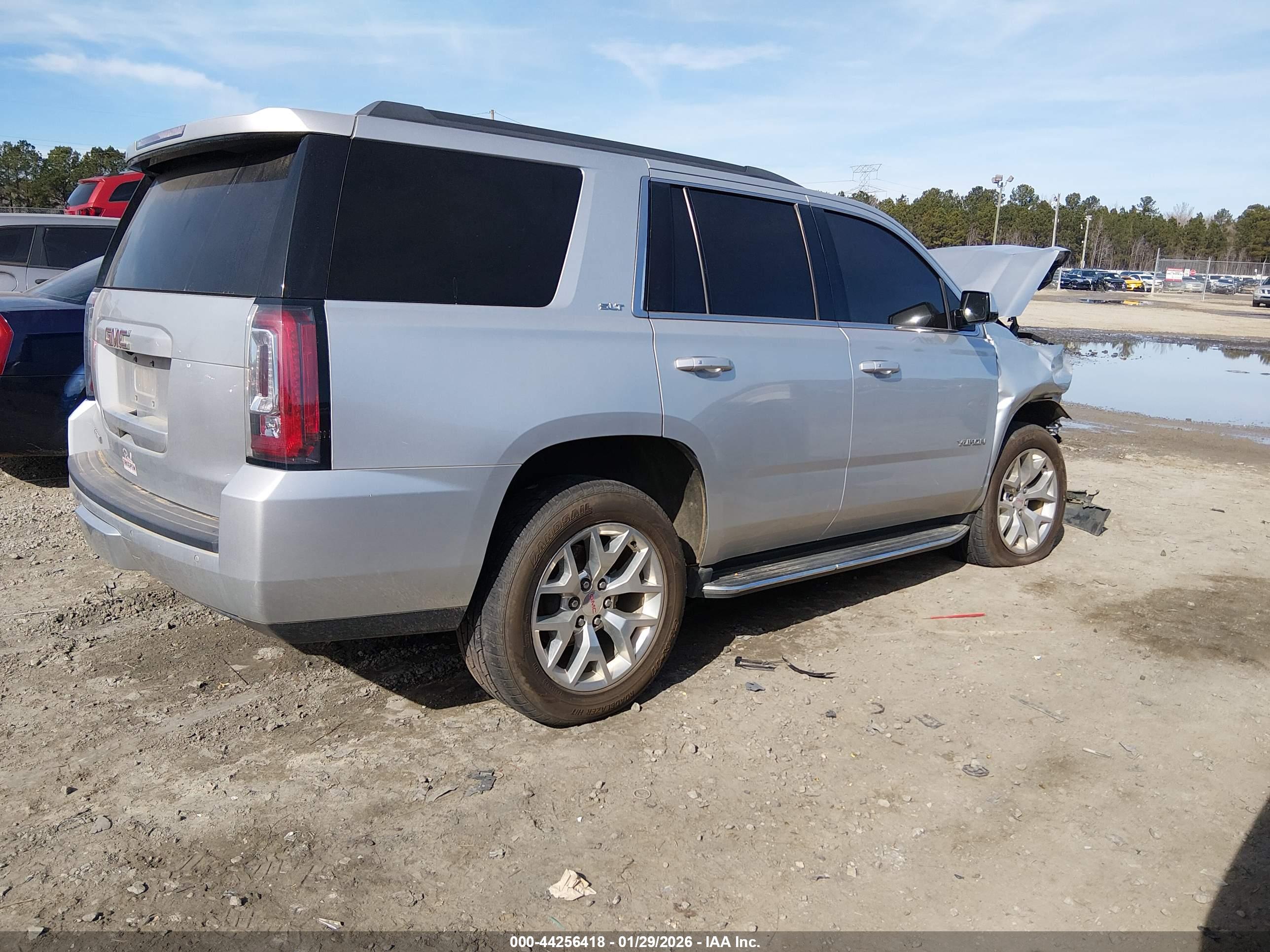 GMC YUKON image 4