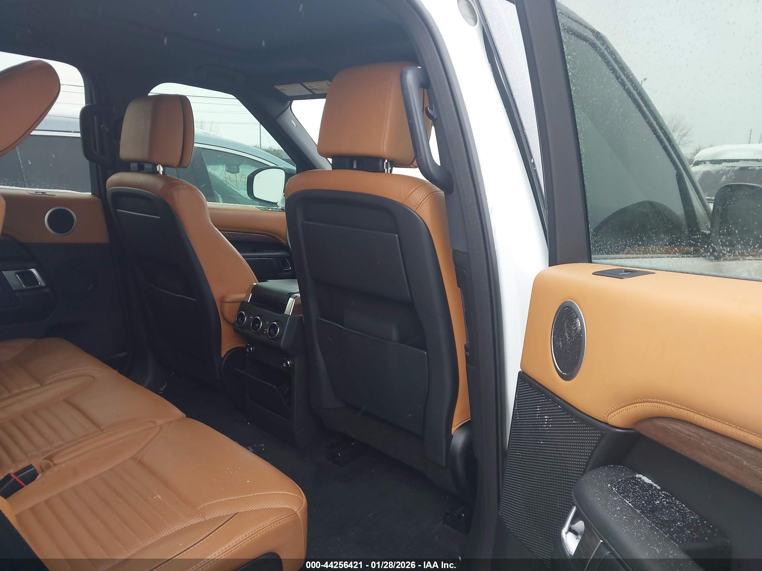 LAND ROVER image 8