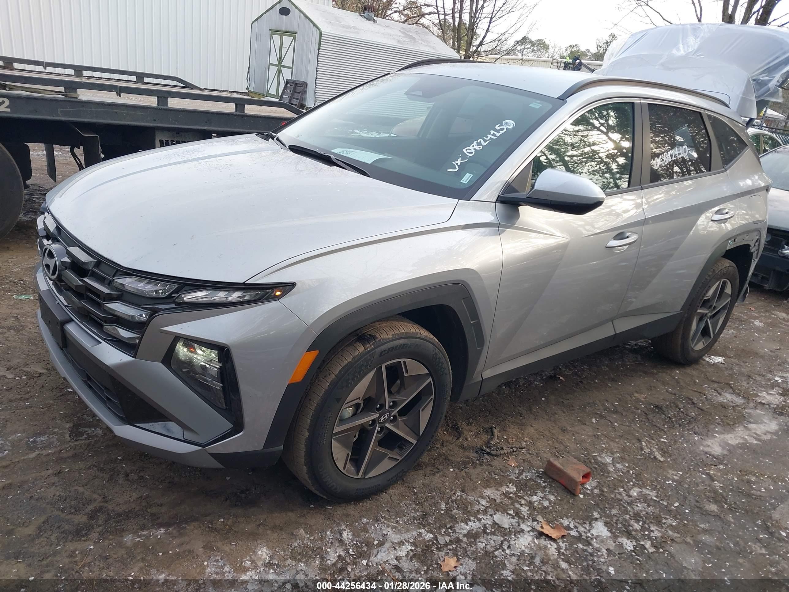 HYUNDAI TUCSON image 2