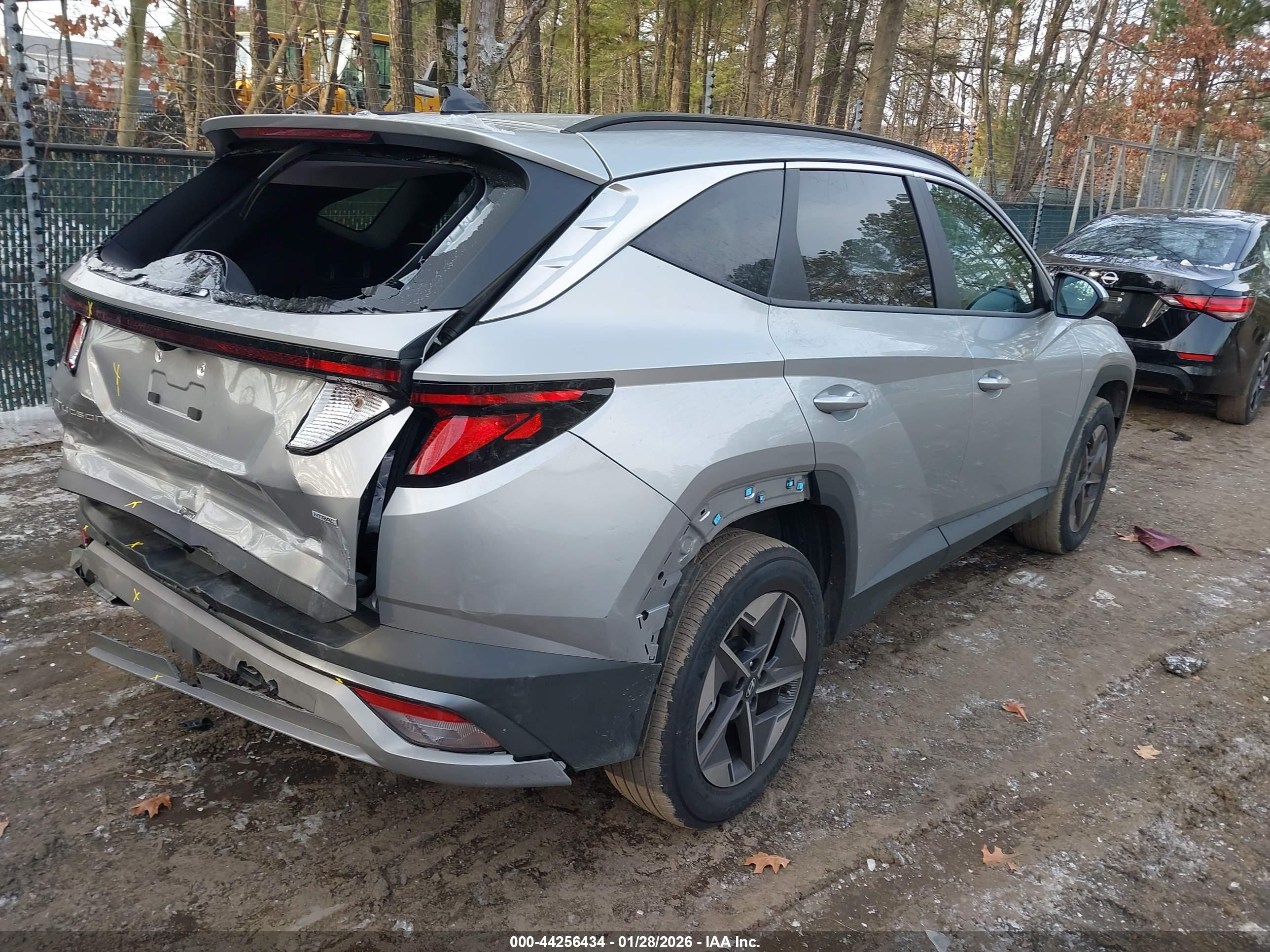 HYUNDAI TUCSON image 4