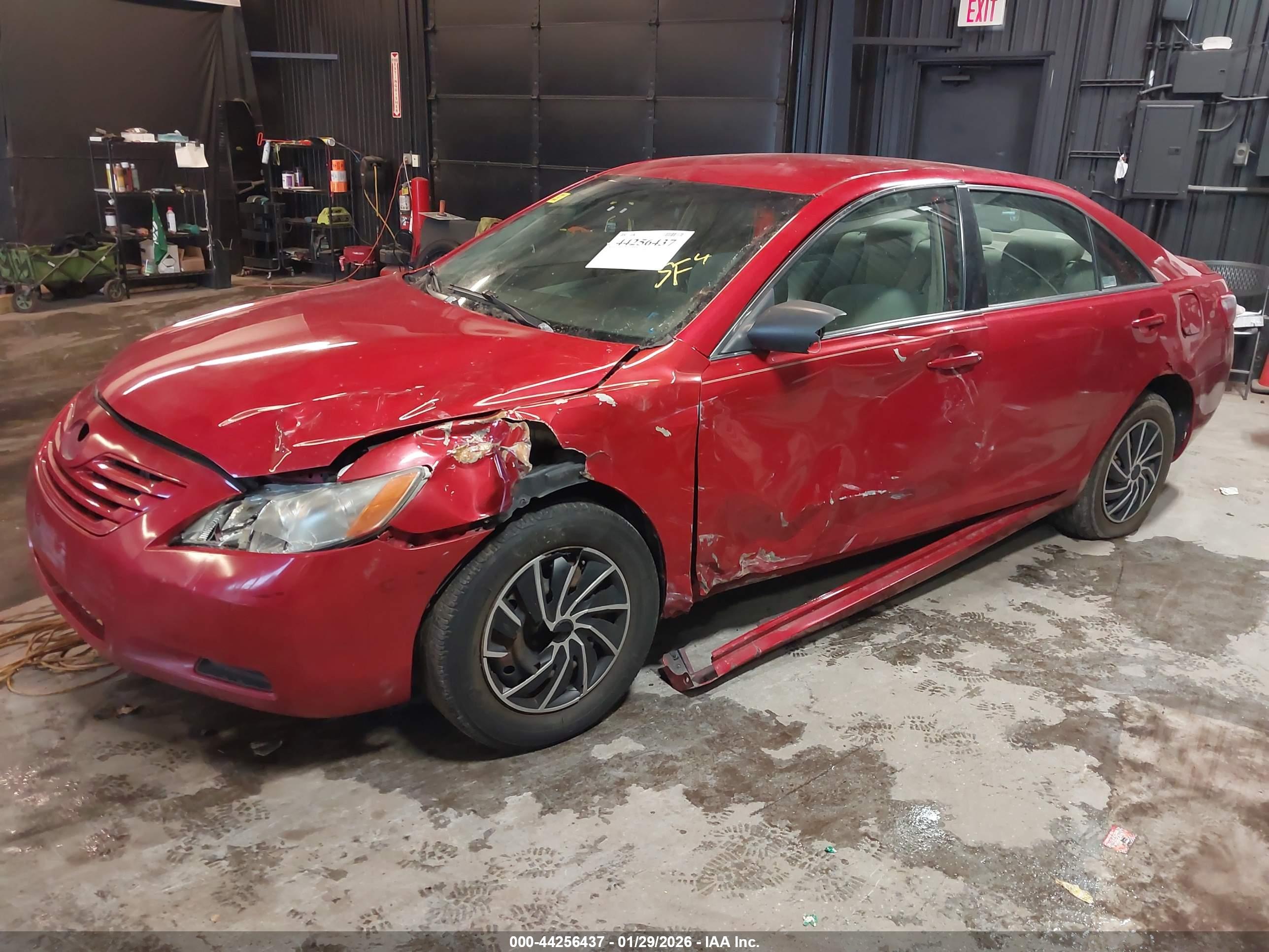 TOYOTA CAMRY image 2