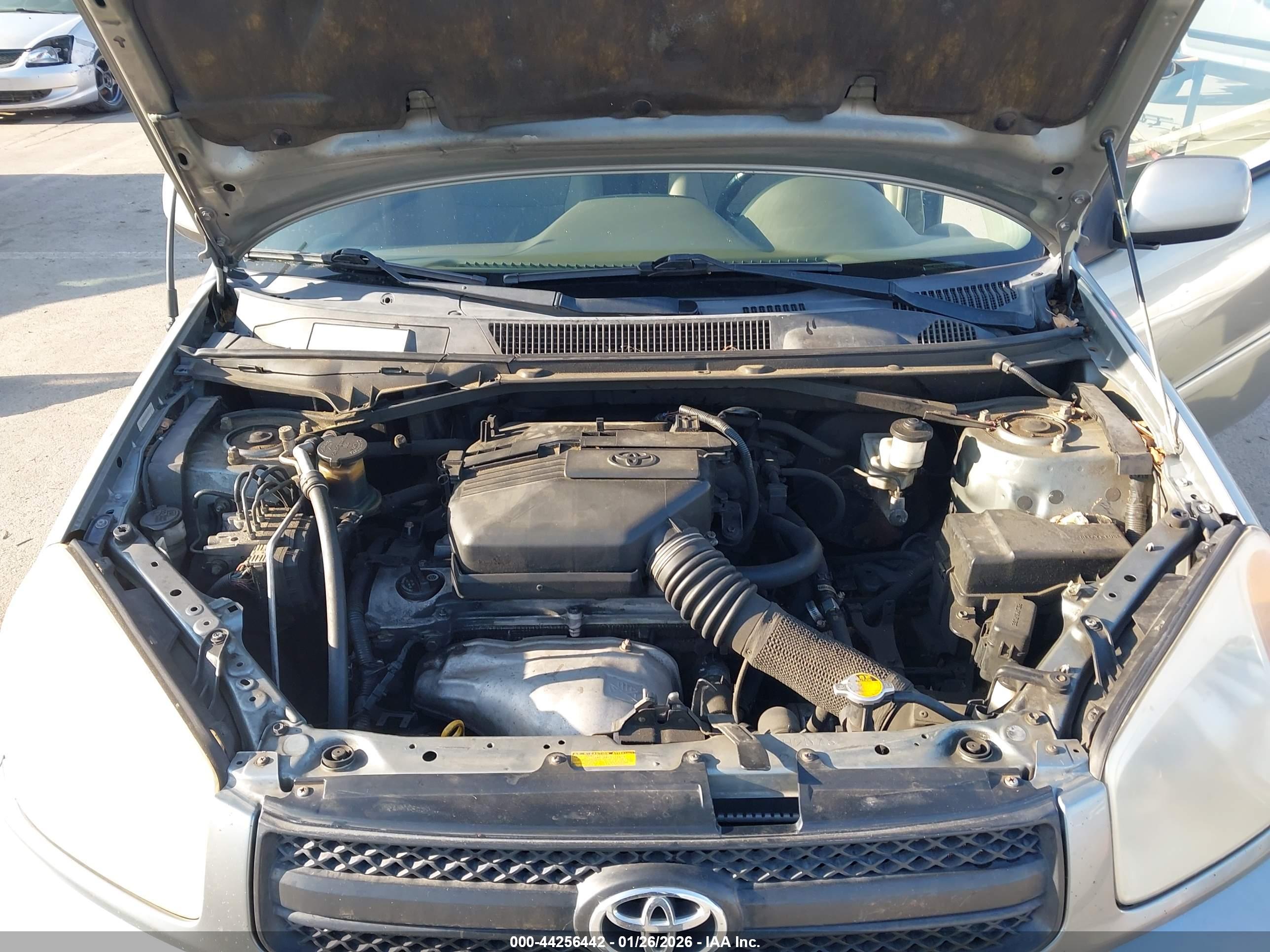 TOYOTA RAV4 image 10