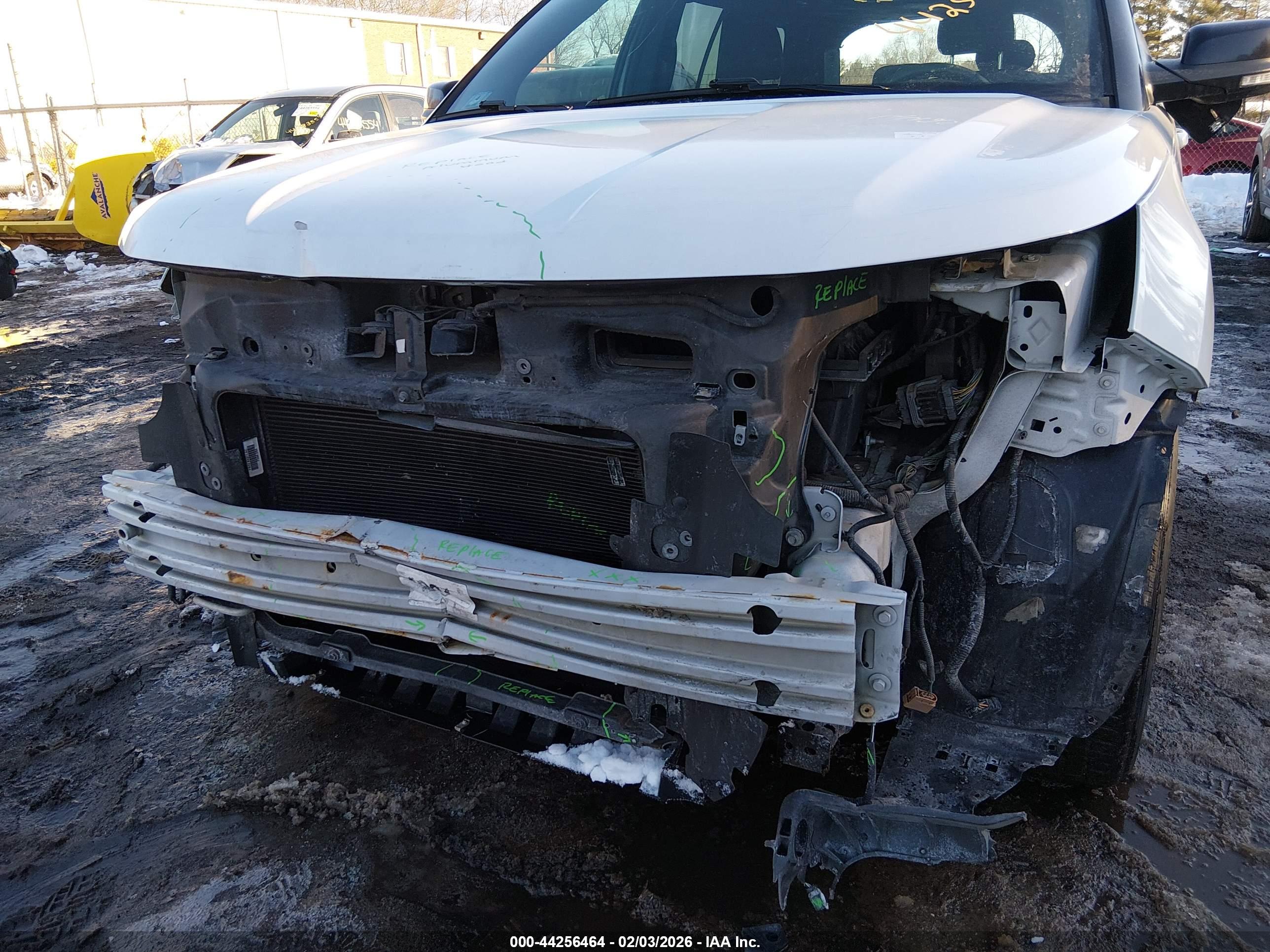 FORD EXPLORER image 6