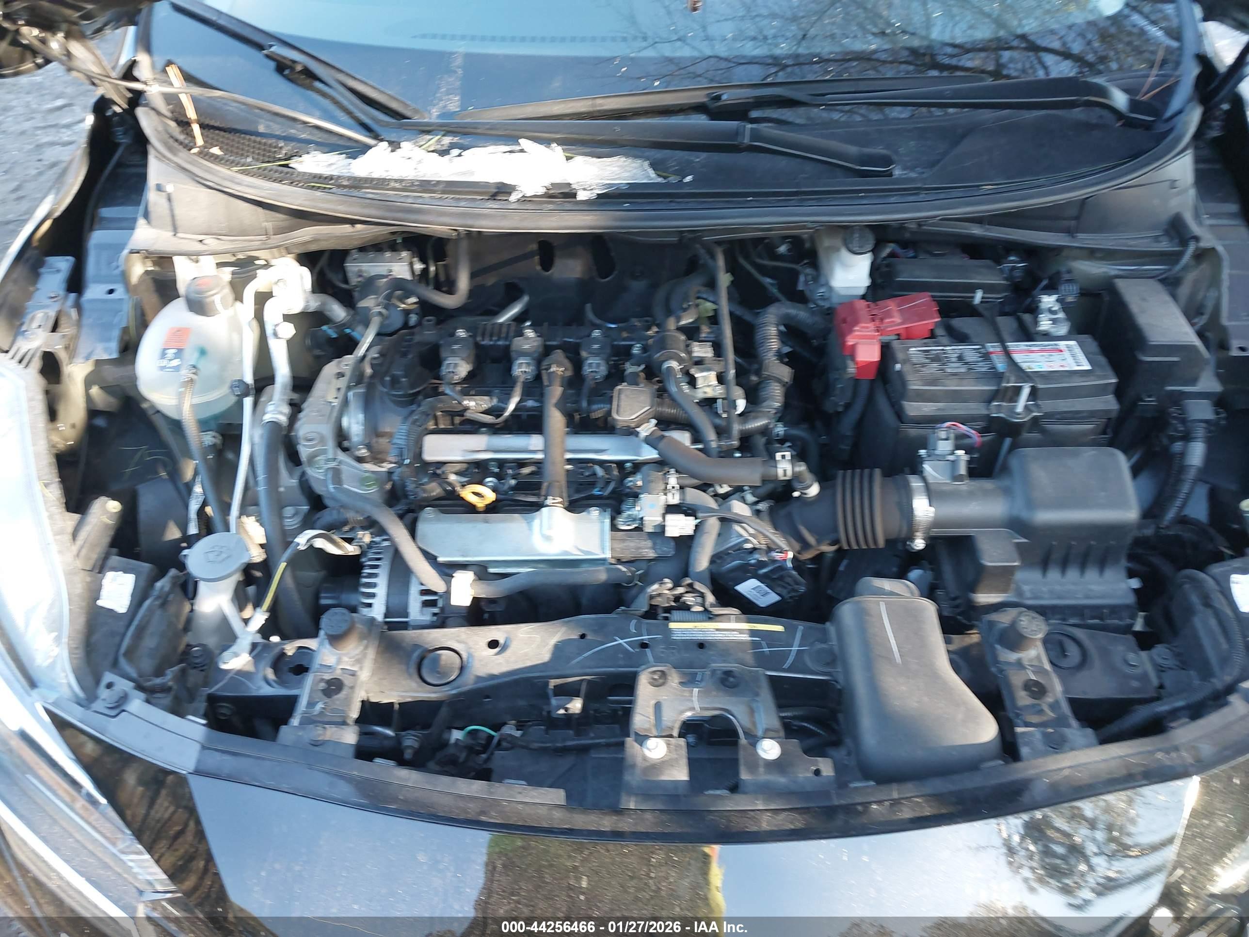 NISSAN VERSA image 10