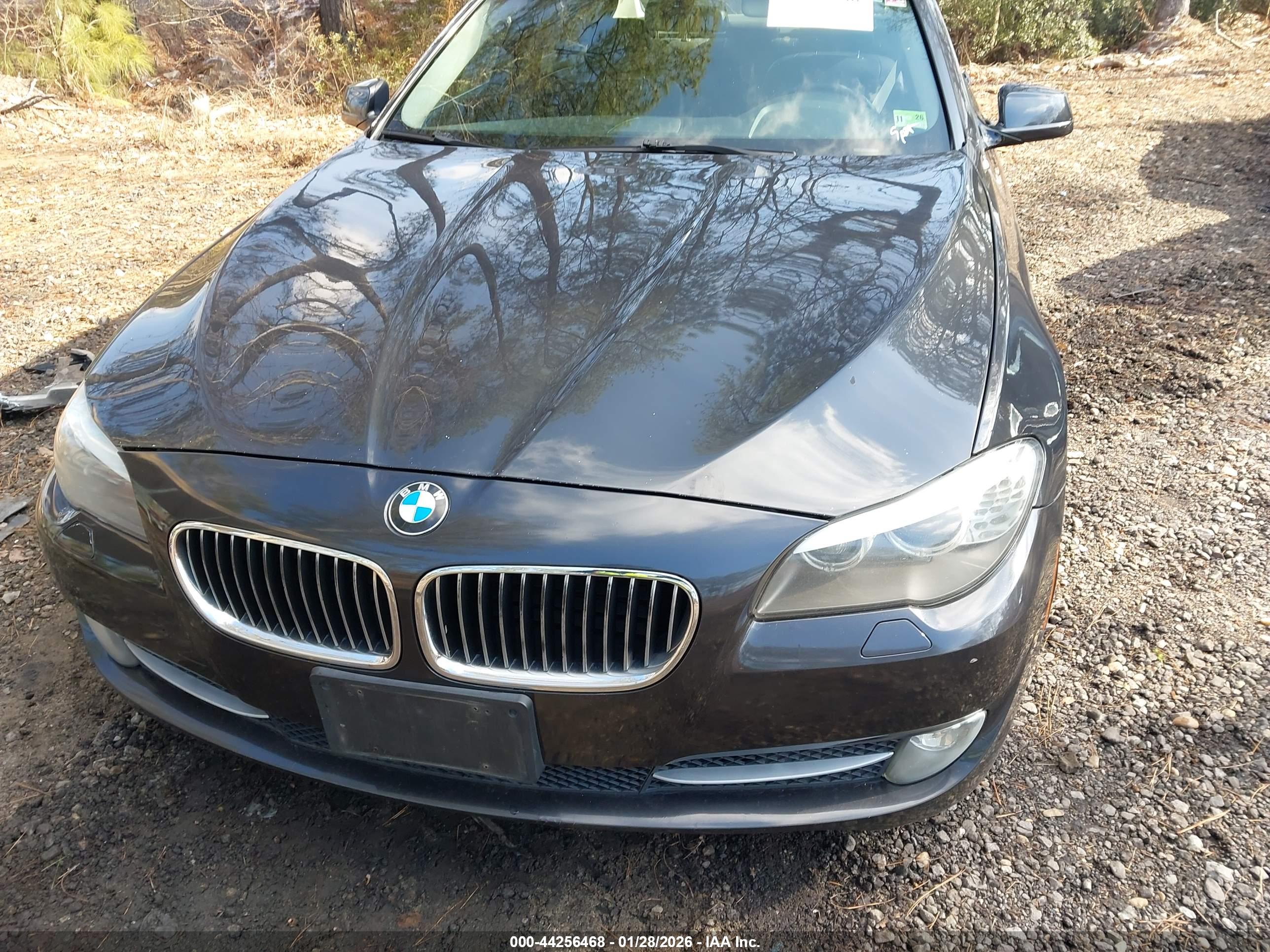 BMW 535I image 6
