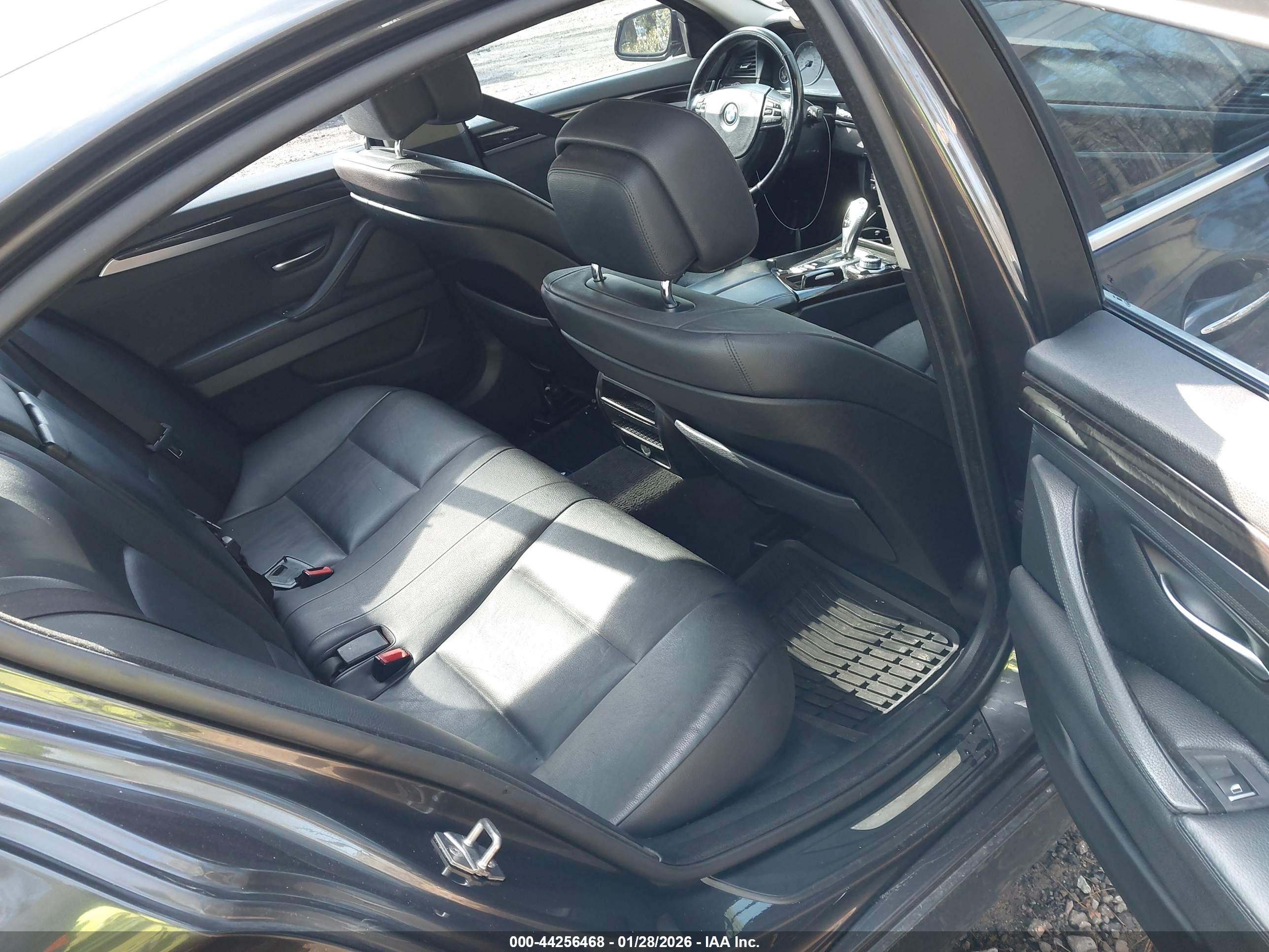 BMW 535I image 8
