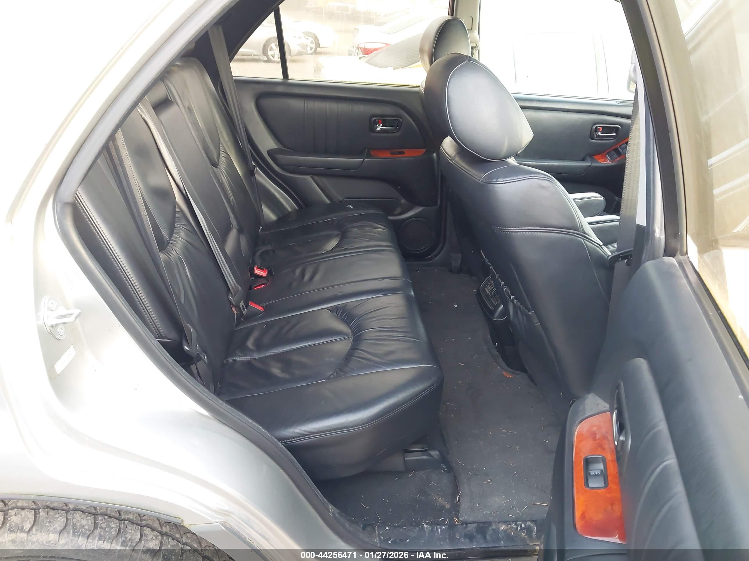 LEXUS RX image 8