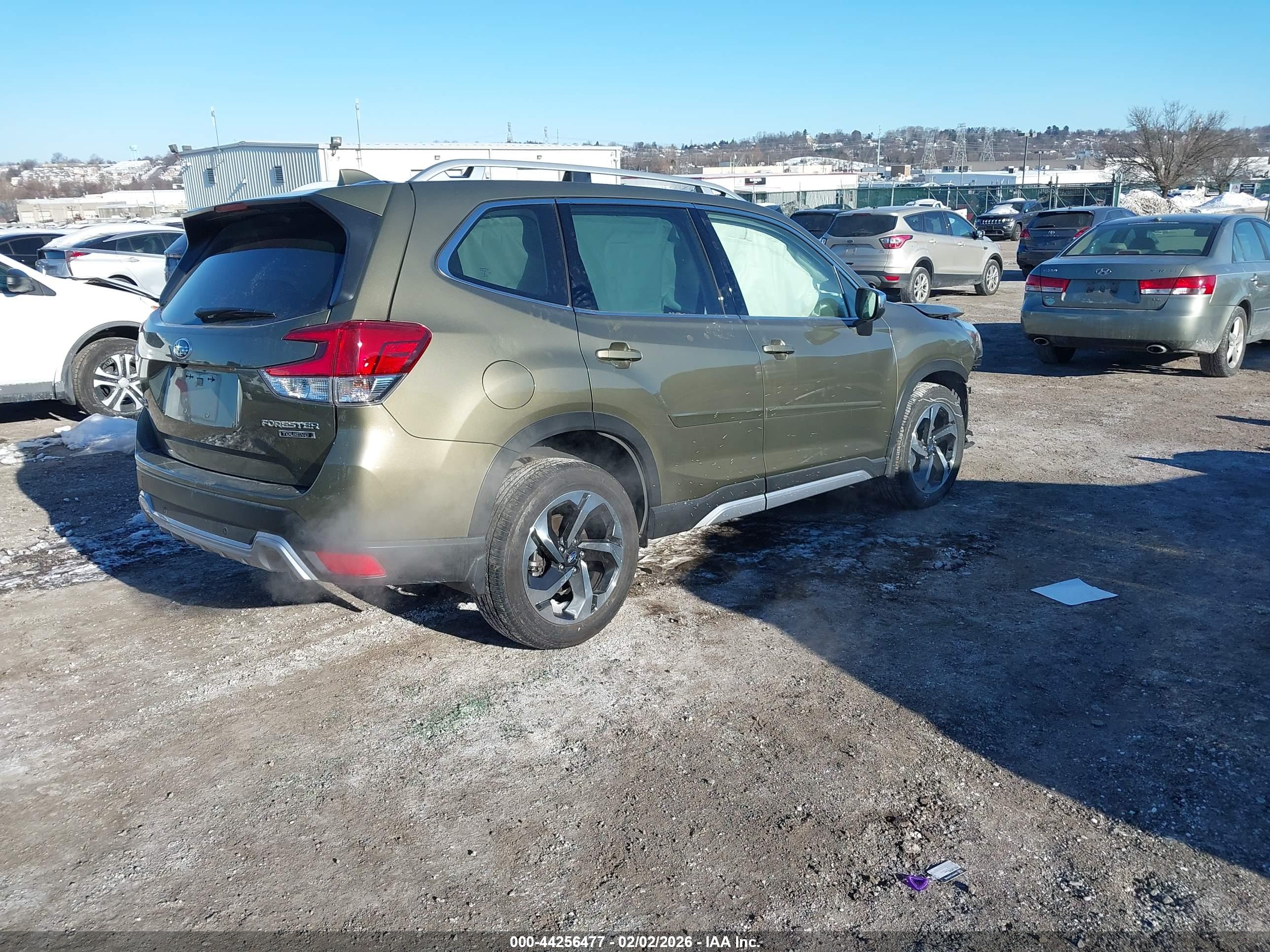 SUBARU FORESTER image 4