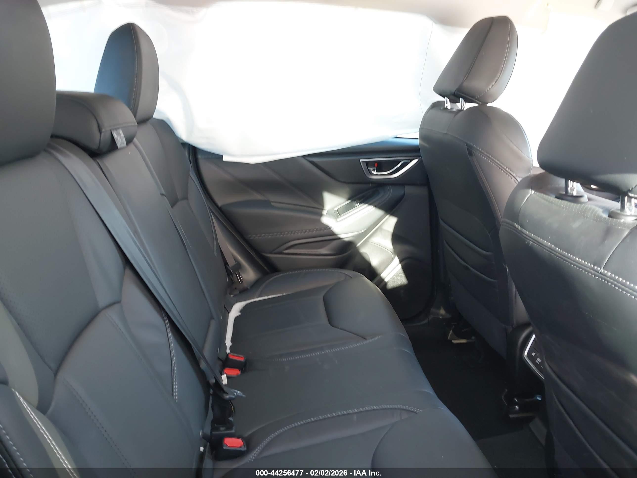 SUBARU FORESTER image 8